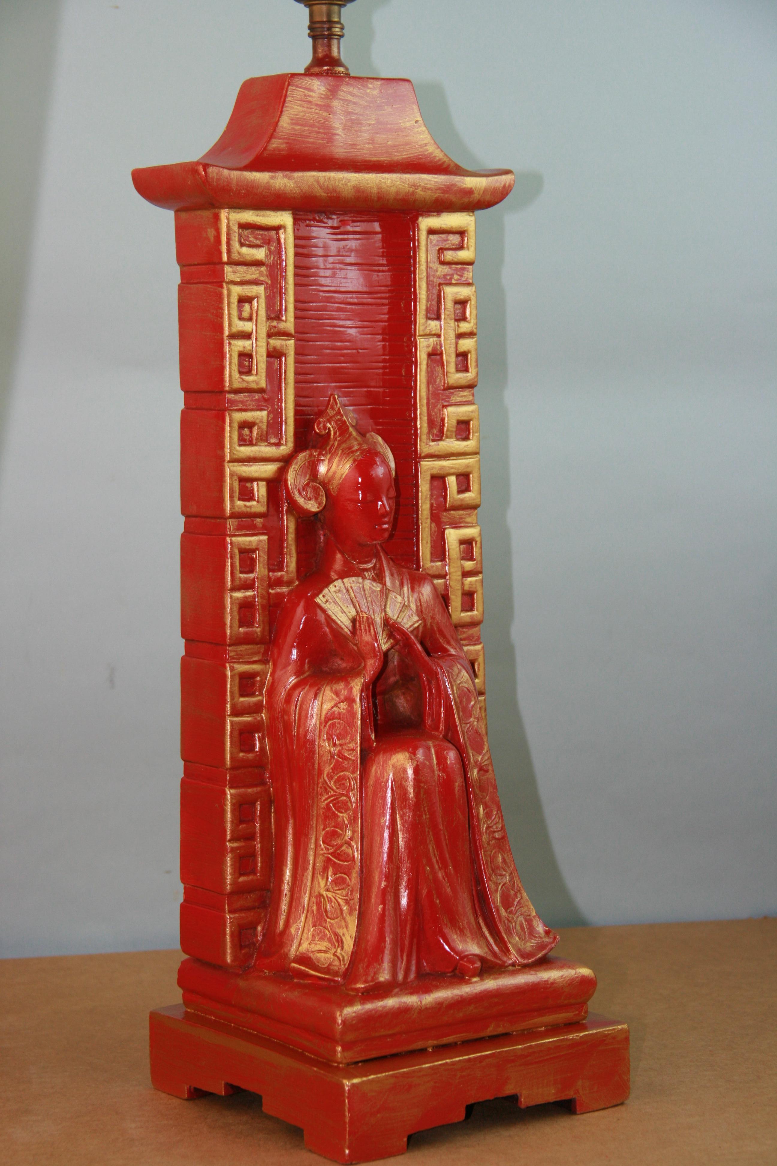 Mid-Century Chinese Red and Gold Figural Table Lamp In Good Condition For Sale In Douglas Manor, NY