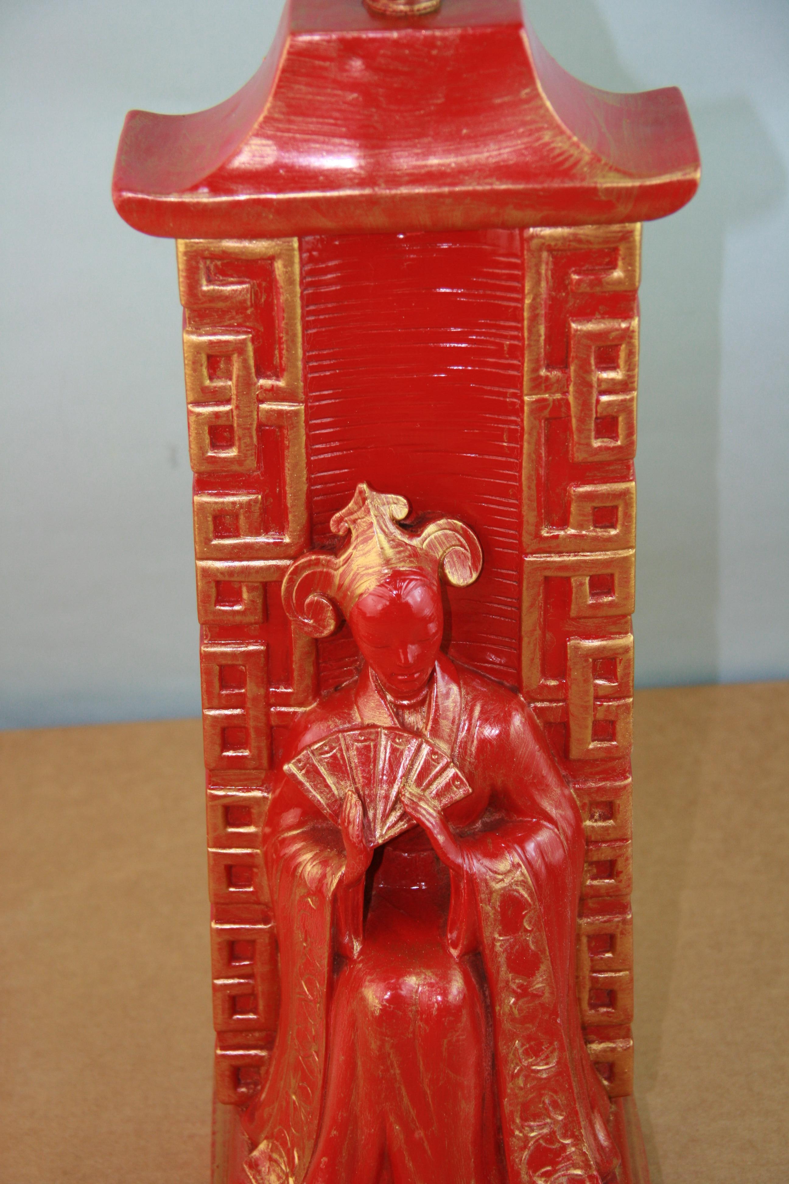 Mid-Century Chinese Red and Gold Figural Table Lamp For Sale 3