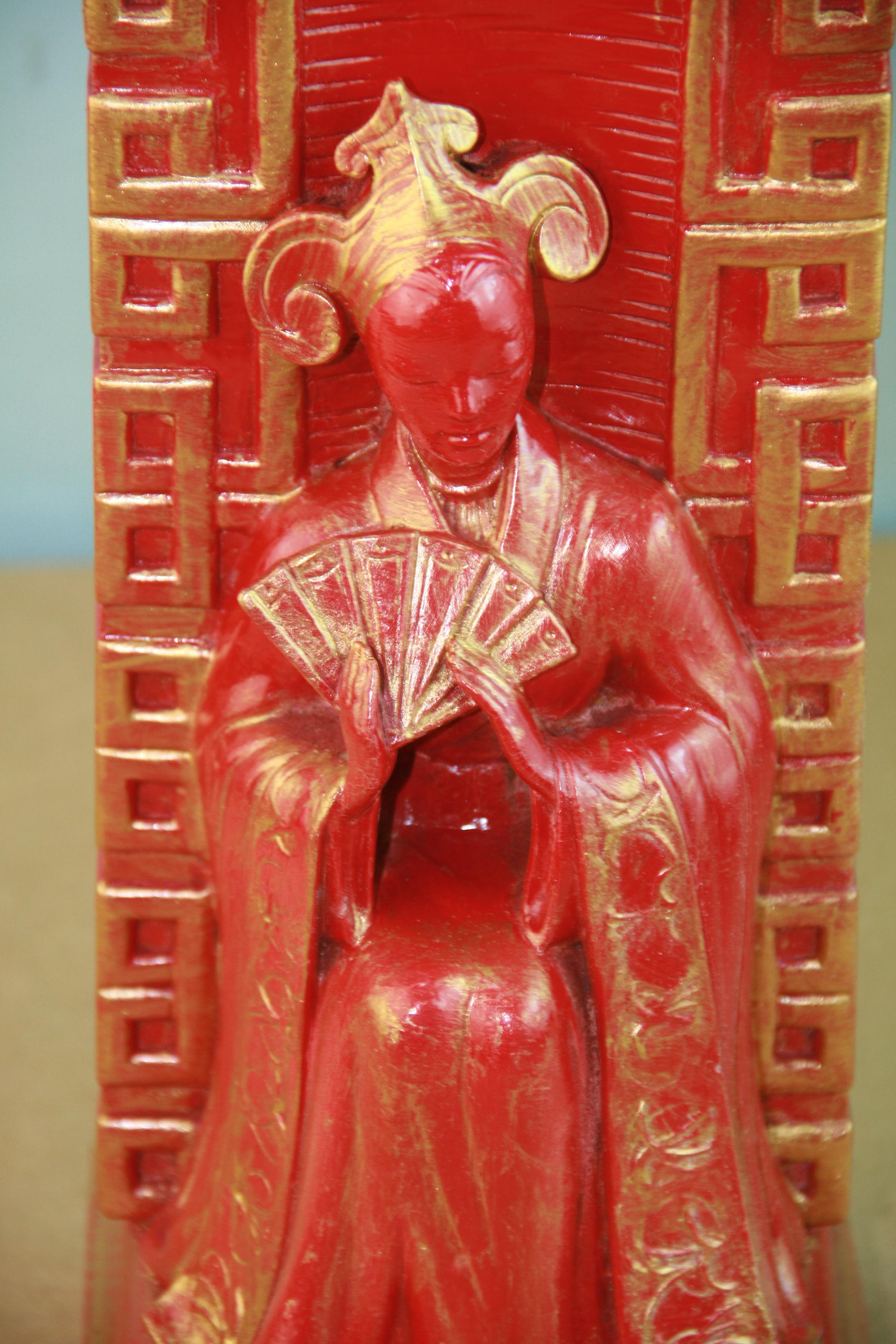 Mid-Century Chinese Red and Gold Figural Table Lamp For Sale 4