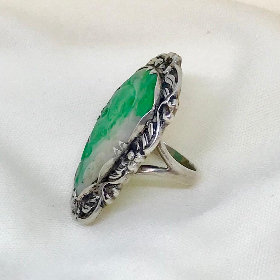 Mid-Century Chinese Sterling Silver and Carved Green Jade Ring In Good Condition For Sale In Long Beach, CA