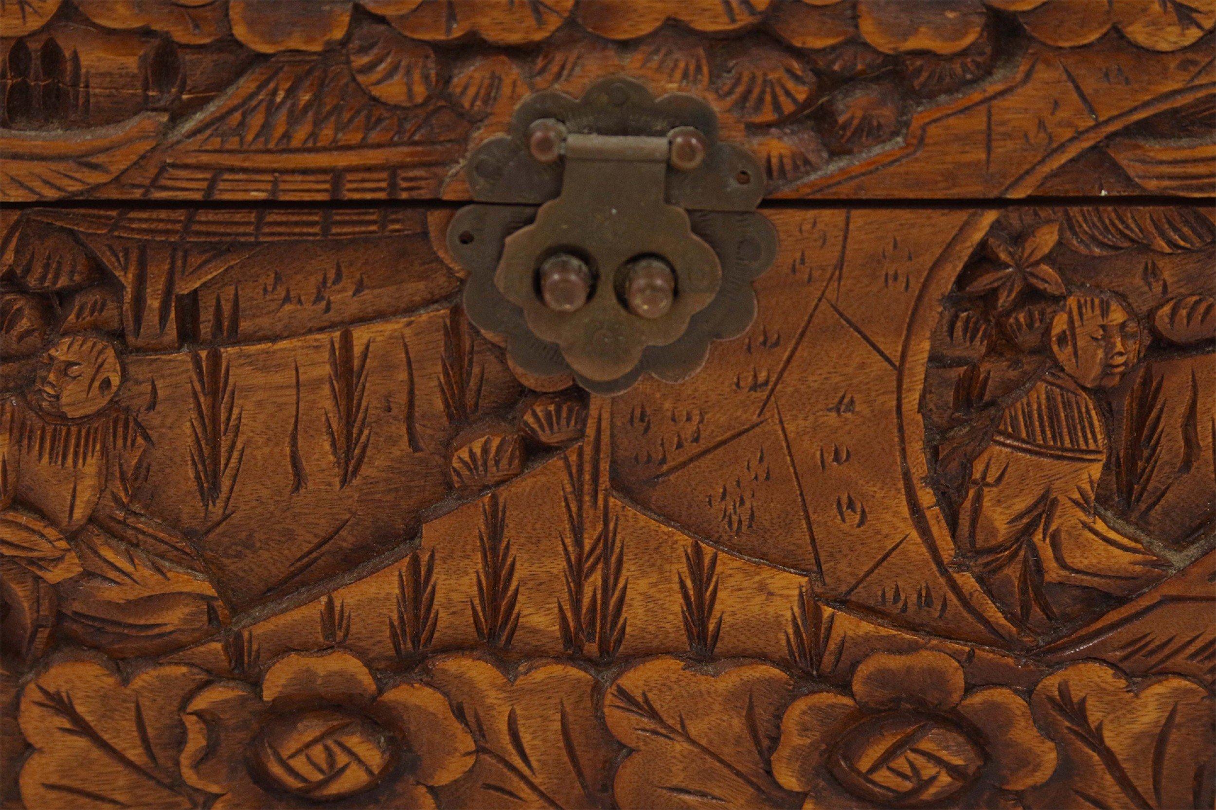 Chinese Export Mid-Century Chinese Wooden Scenic Design Carved Hinge Top Box For Sale