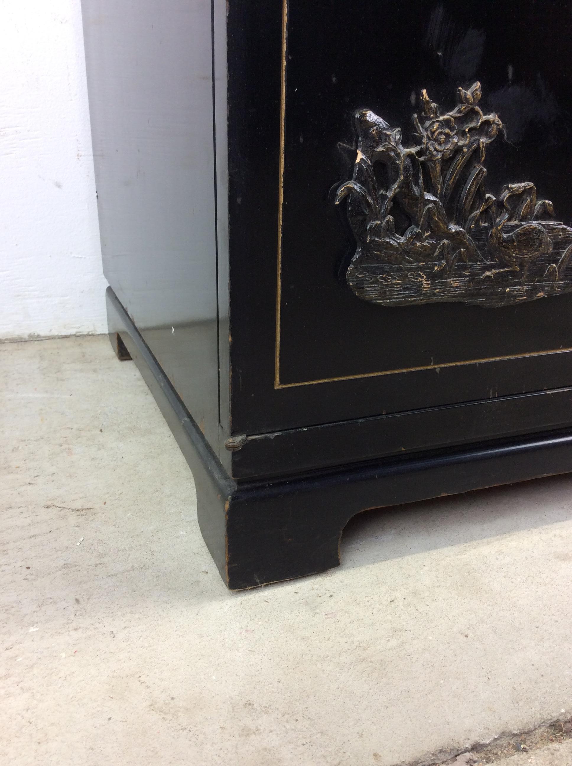 Mid century chinoiserie black lacquer cabinet with 8 drawers In Good Condition In Freehold, NJ