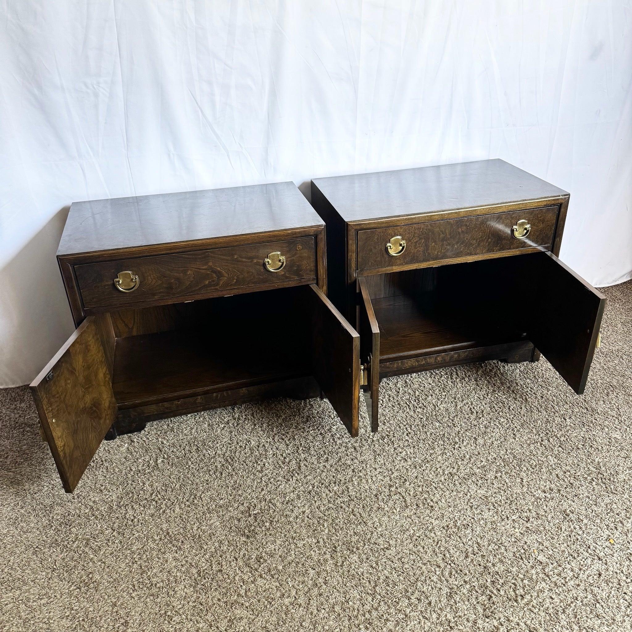 Mid Century Chinoiserie Burl Wood Nighstands w/ Accents by Thomasville - A Pair For Sale 3