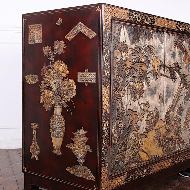 Mid-Century Chinoiserie Lacquer Sideboard or Buffet In Good Condition In Vancouver, British Columbia