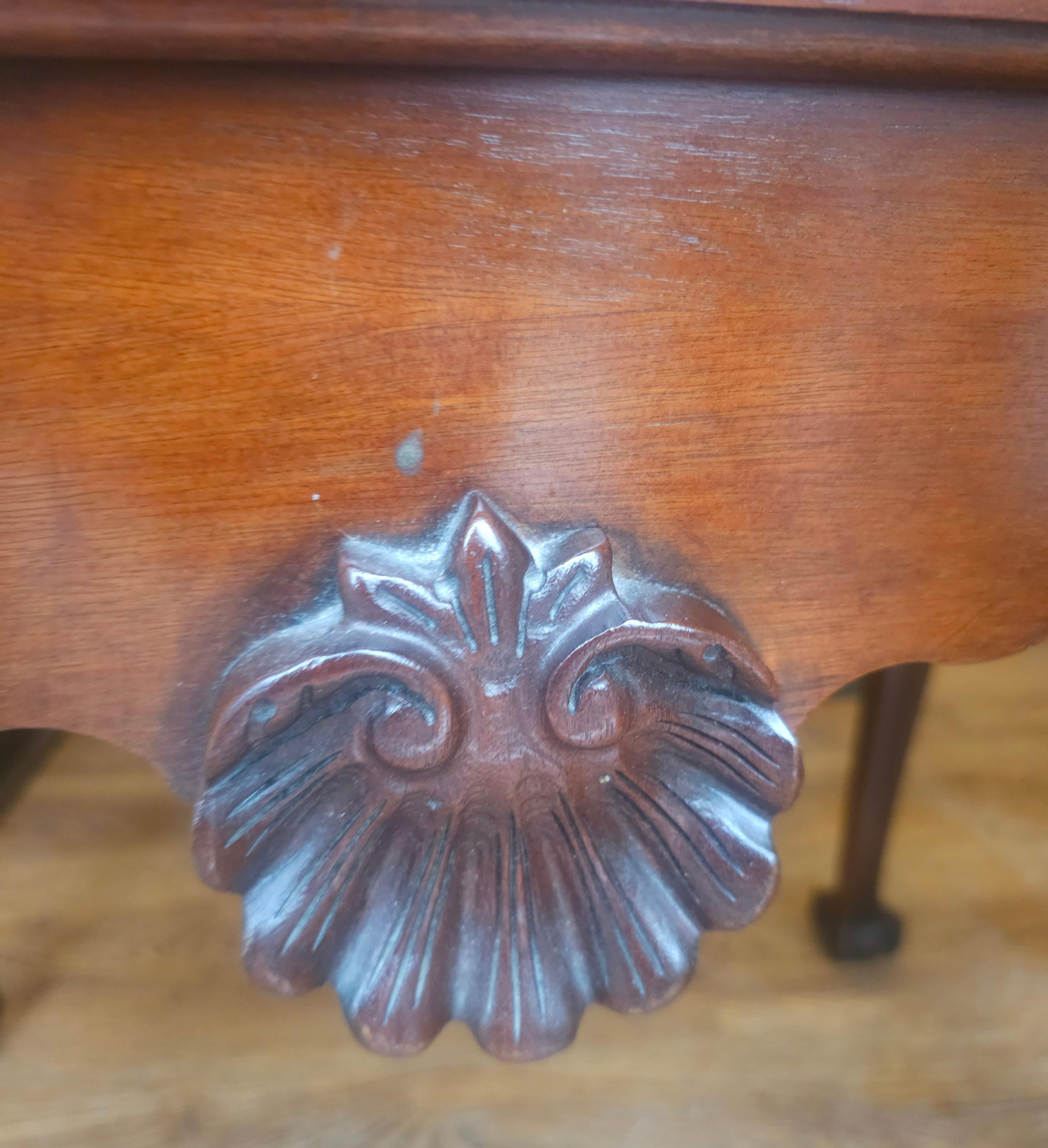 Cassapanca Chippendale del metà del secolo scorso in mogano con Ball and Ball e Claw in vendita 3