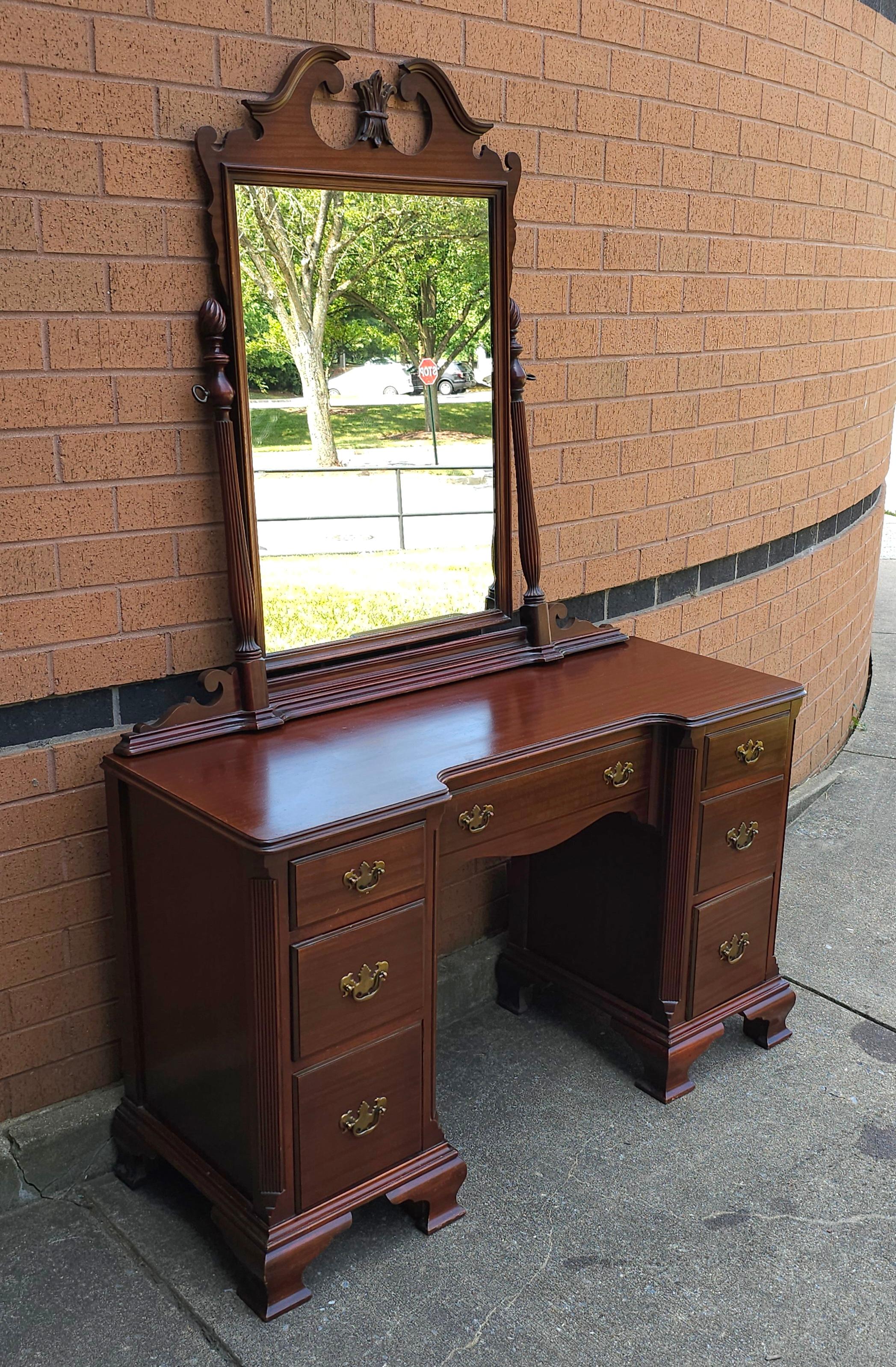 American Mid-Century Chippendale Mahogany Vanity Table with Mirror For Sale