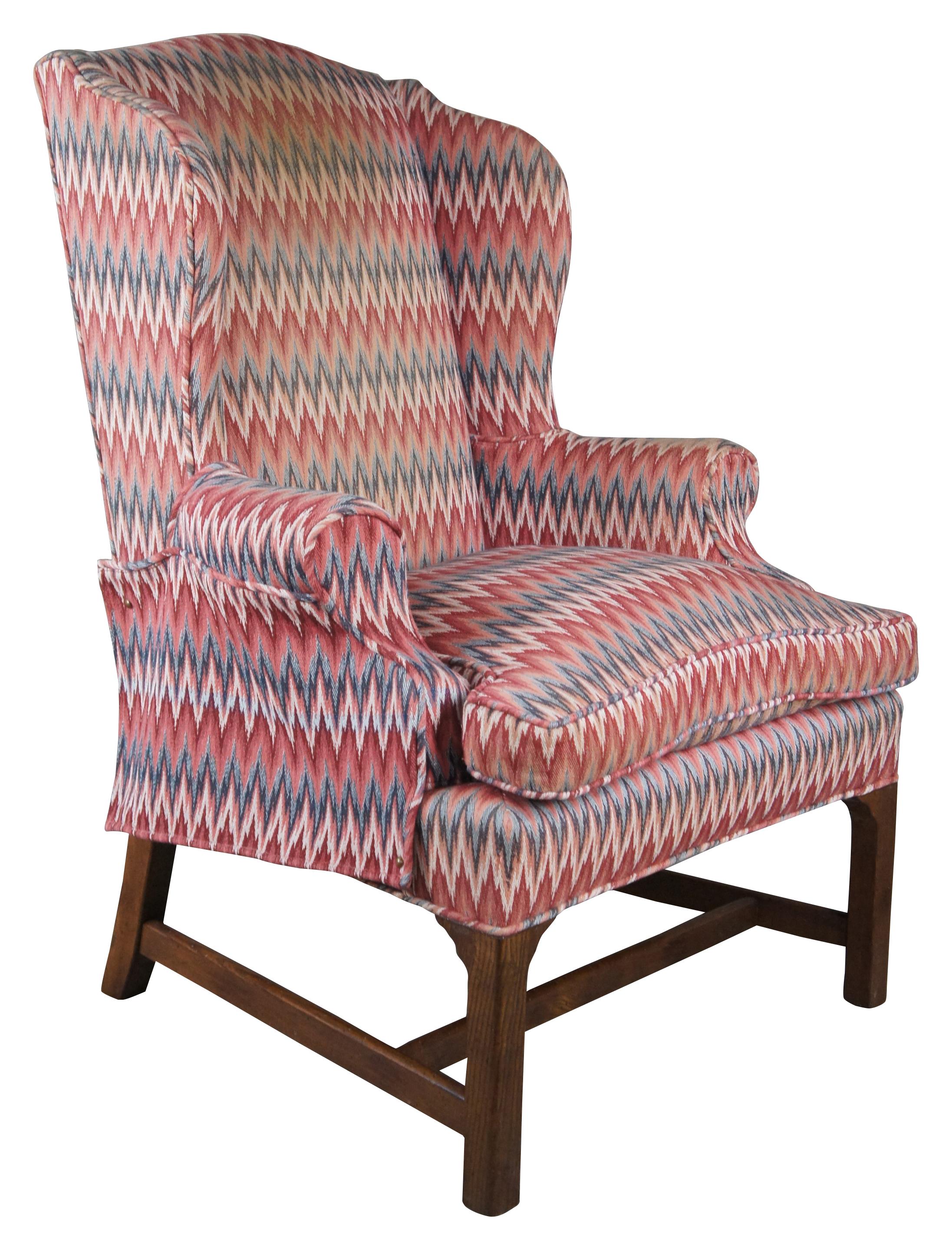 Poltrona Chippendale di metà secolo in Oak con imbottitura chevron, imbottita e ripiegata. In condizioni buone in vendita a Dayton, OH