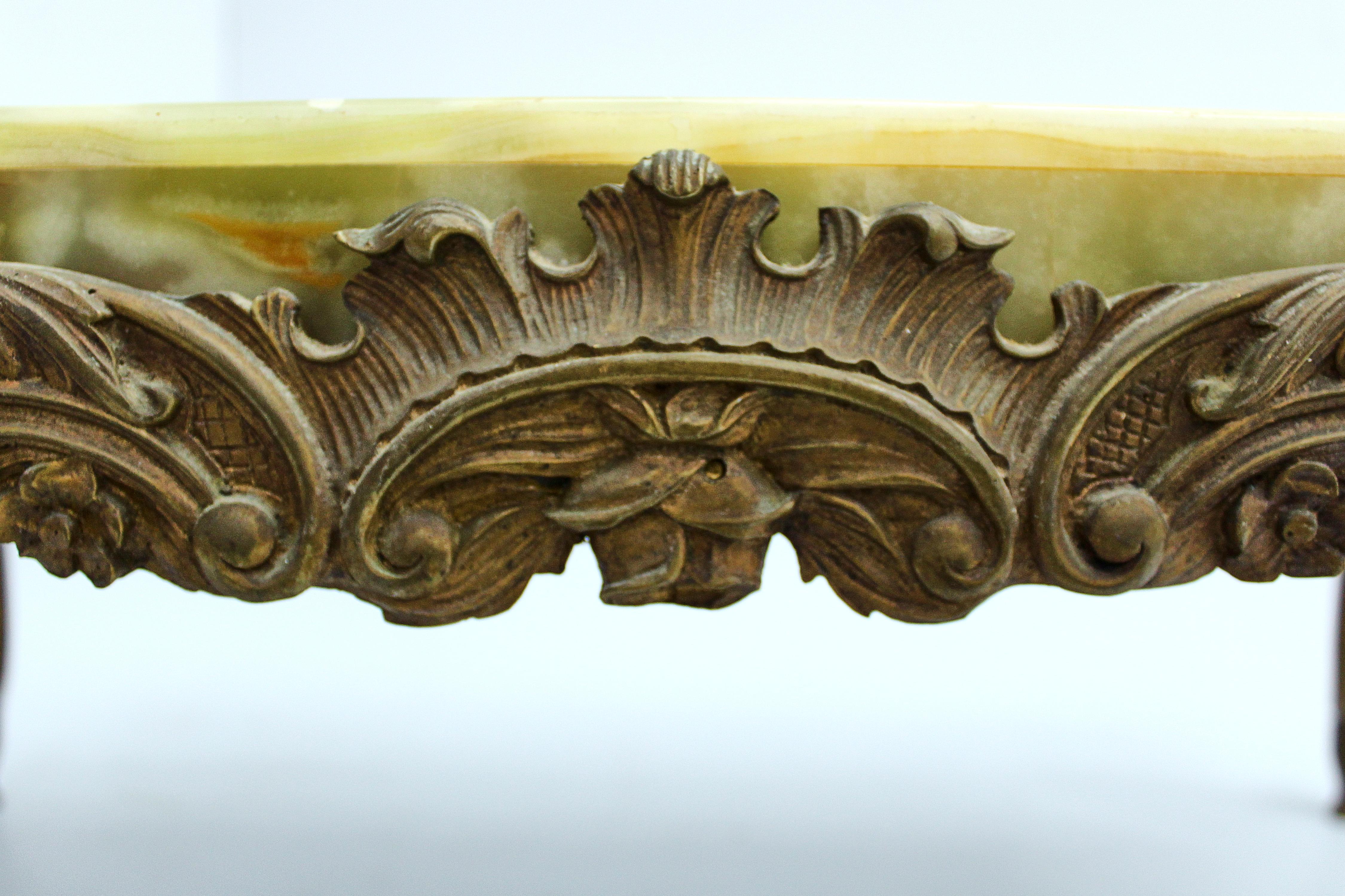 Table basse de style Chippendale du milieu du siècle en bronze et onyx - Italie, années 50 en vente 5