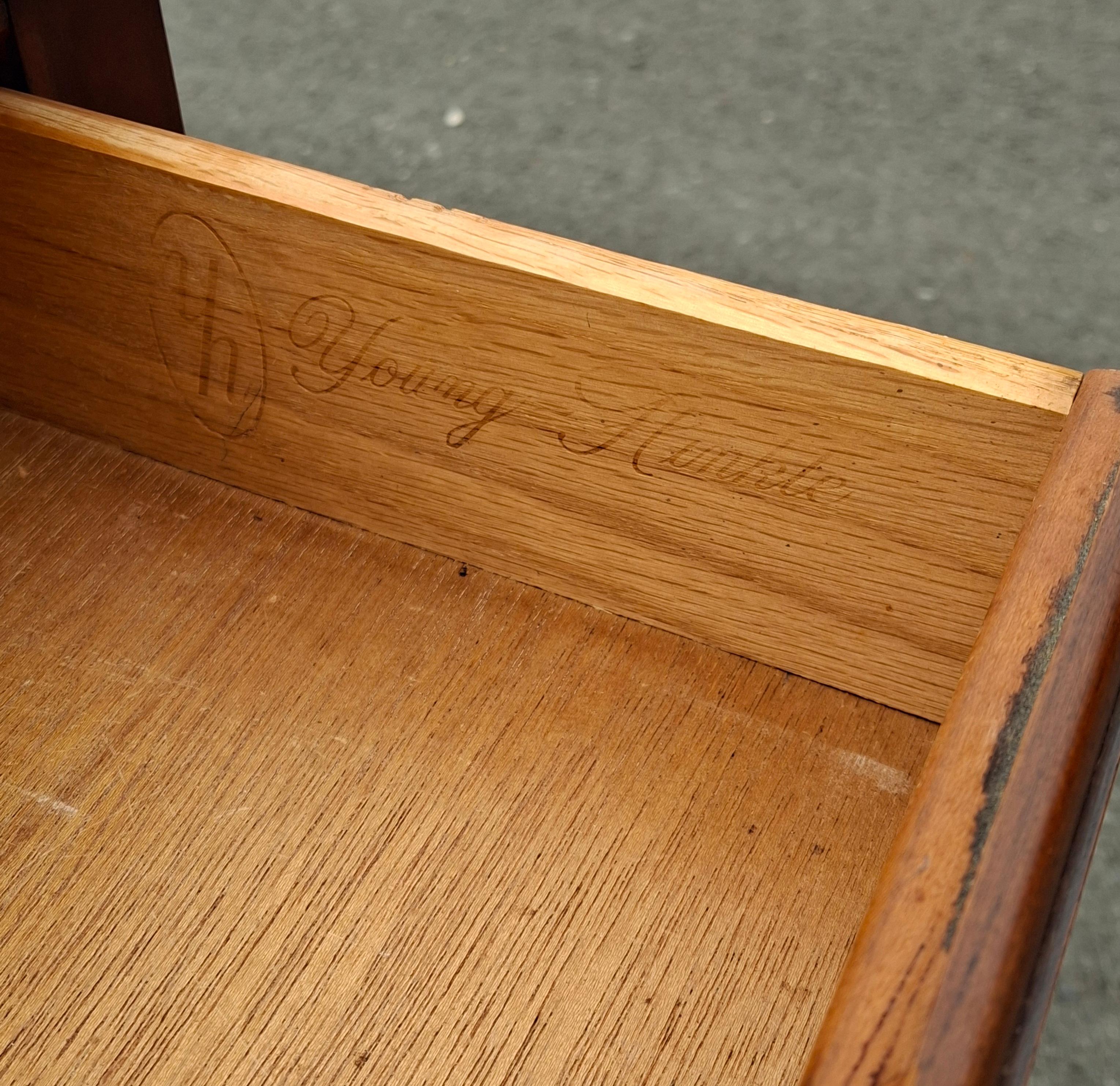 Mid Century Young and Hinkle Cherry House Collection Table d'appoint à un tiroir en vente 7