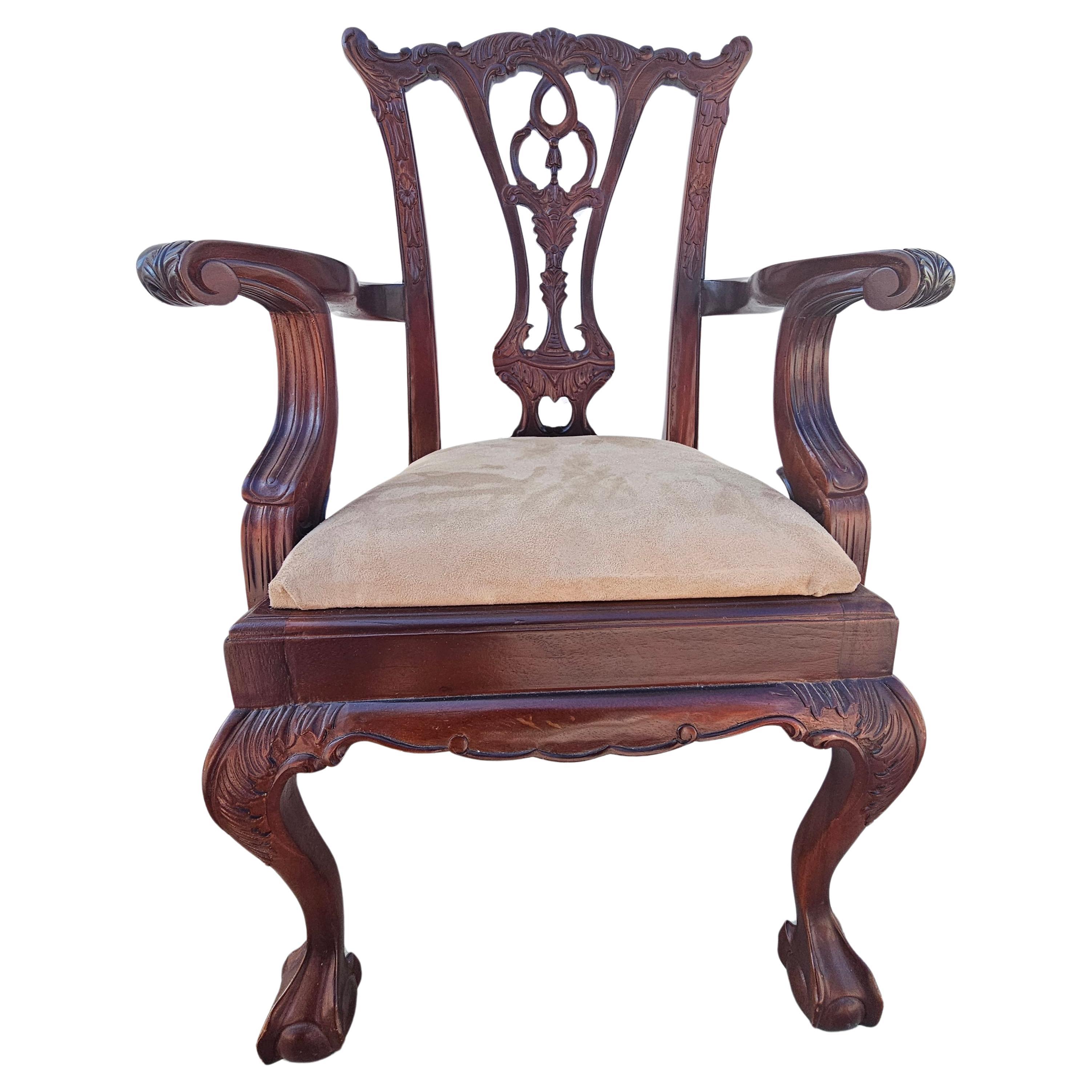 Fauteuil de jeunesse en acajou, style Chippendale, milieu de siècle en vente