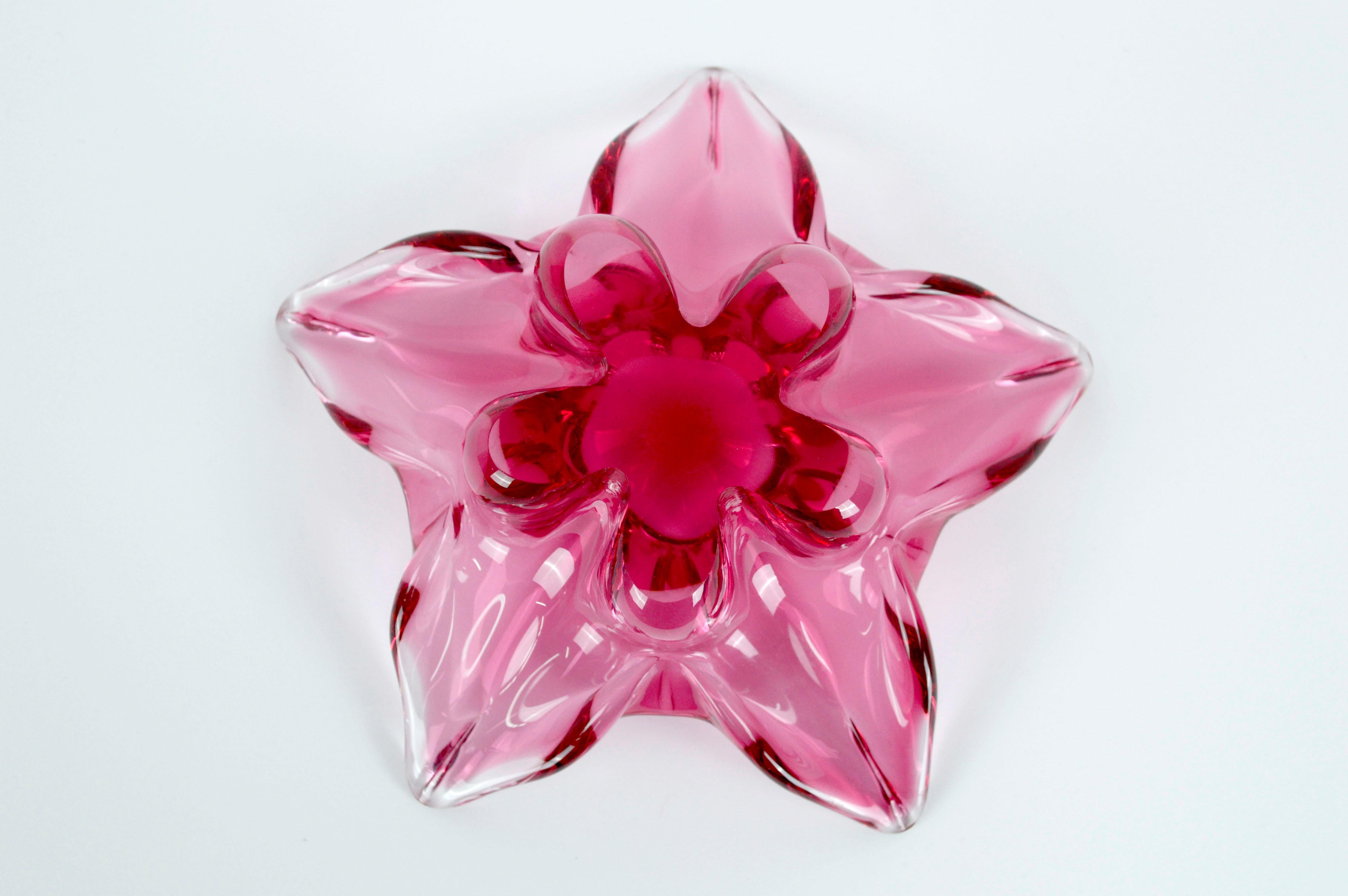 Mid-Century Modern Mid Century Modern Chribska Glassworks, Czech Pink Star Flower Footed Glass Dish For Sale