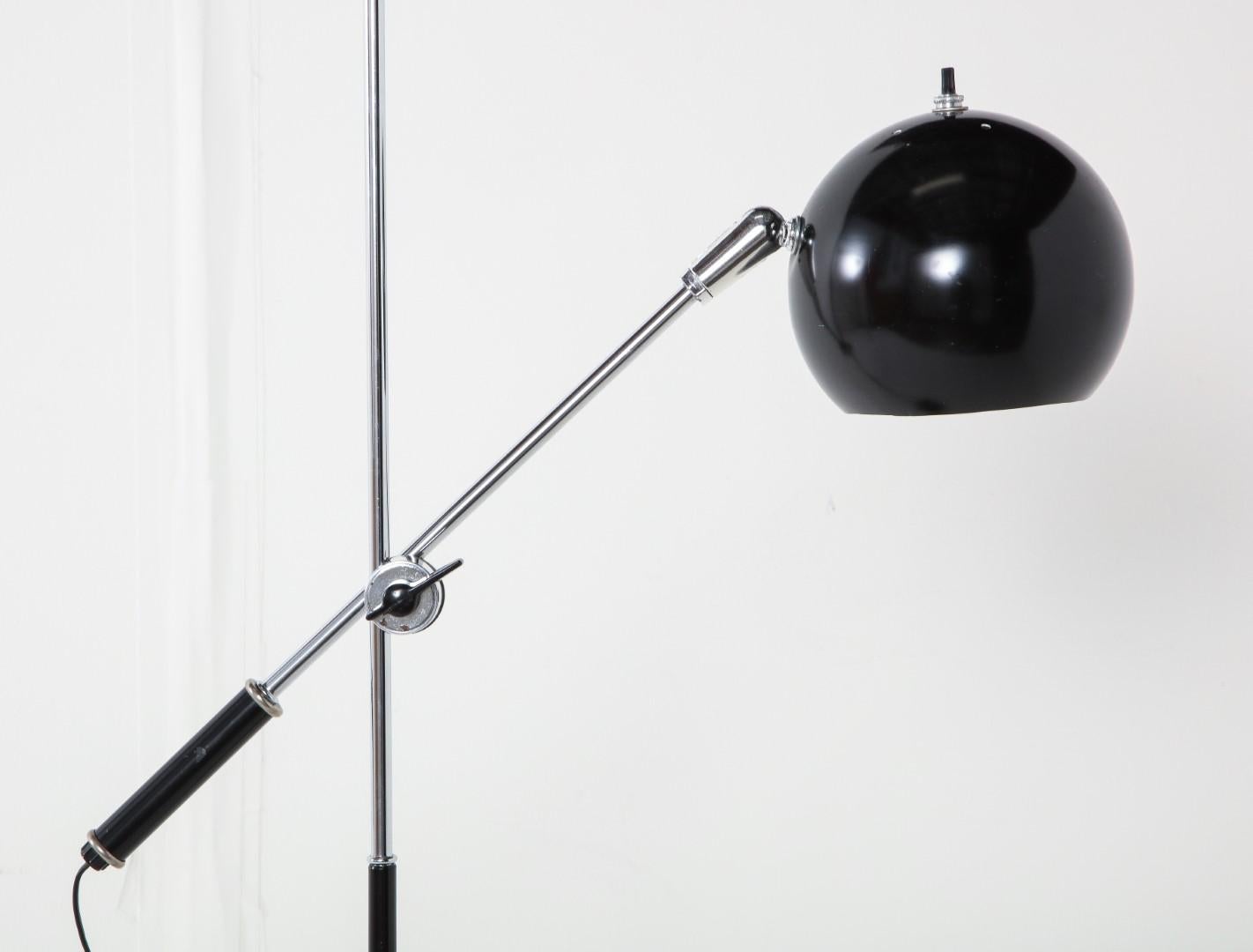 Midcentury Chrome and Black Adjustable Floor Lamp In Good Condition In Chicago, IL