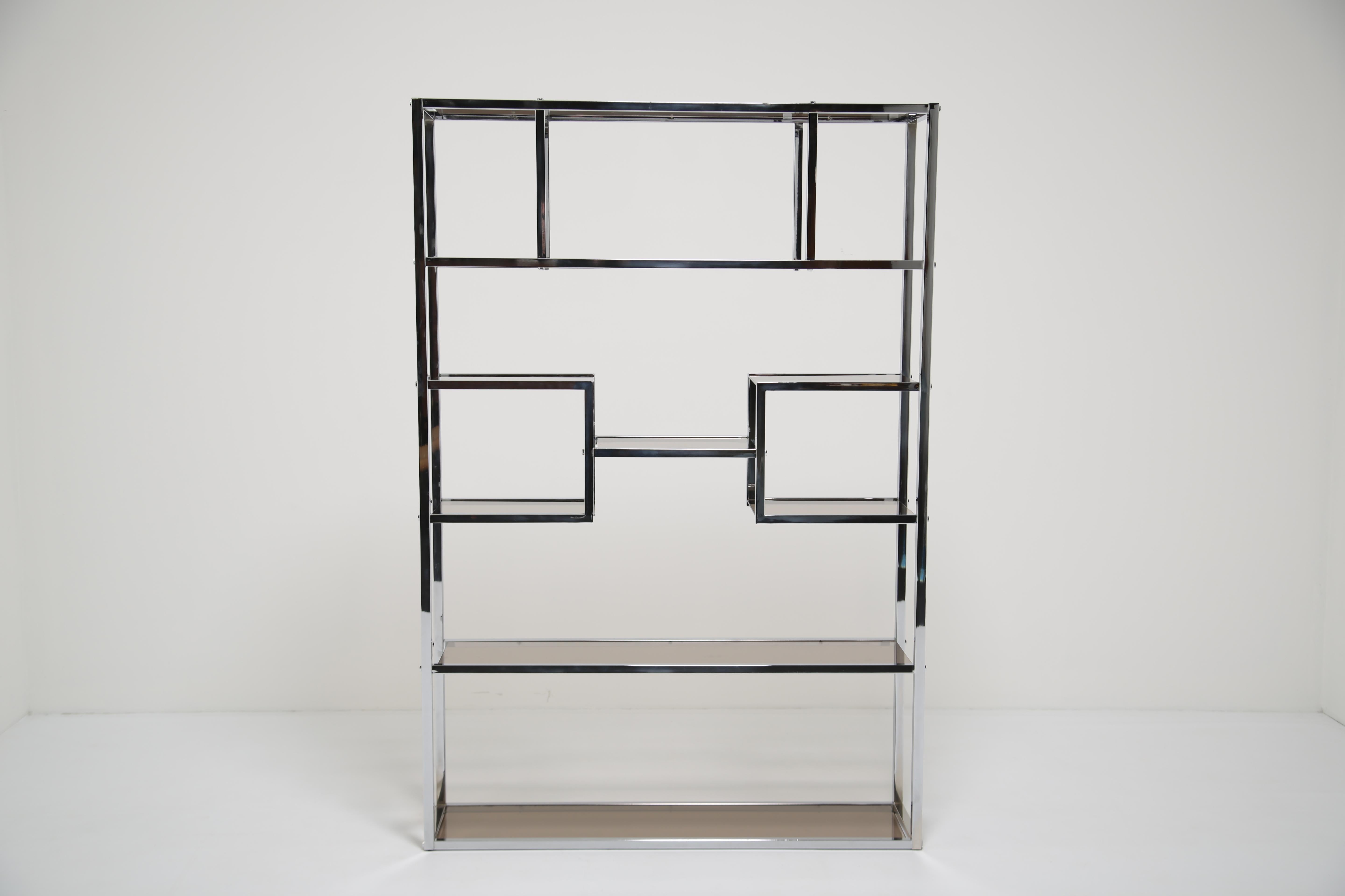 Etagere / Raumteiler aus Chrom und bronziertem Glas von Willy Rizzo 1970er Jahre (Italienisch) im Angebot