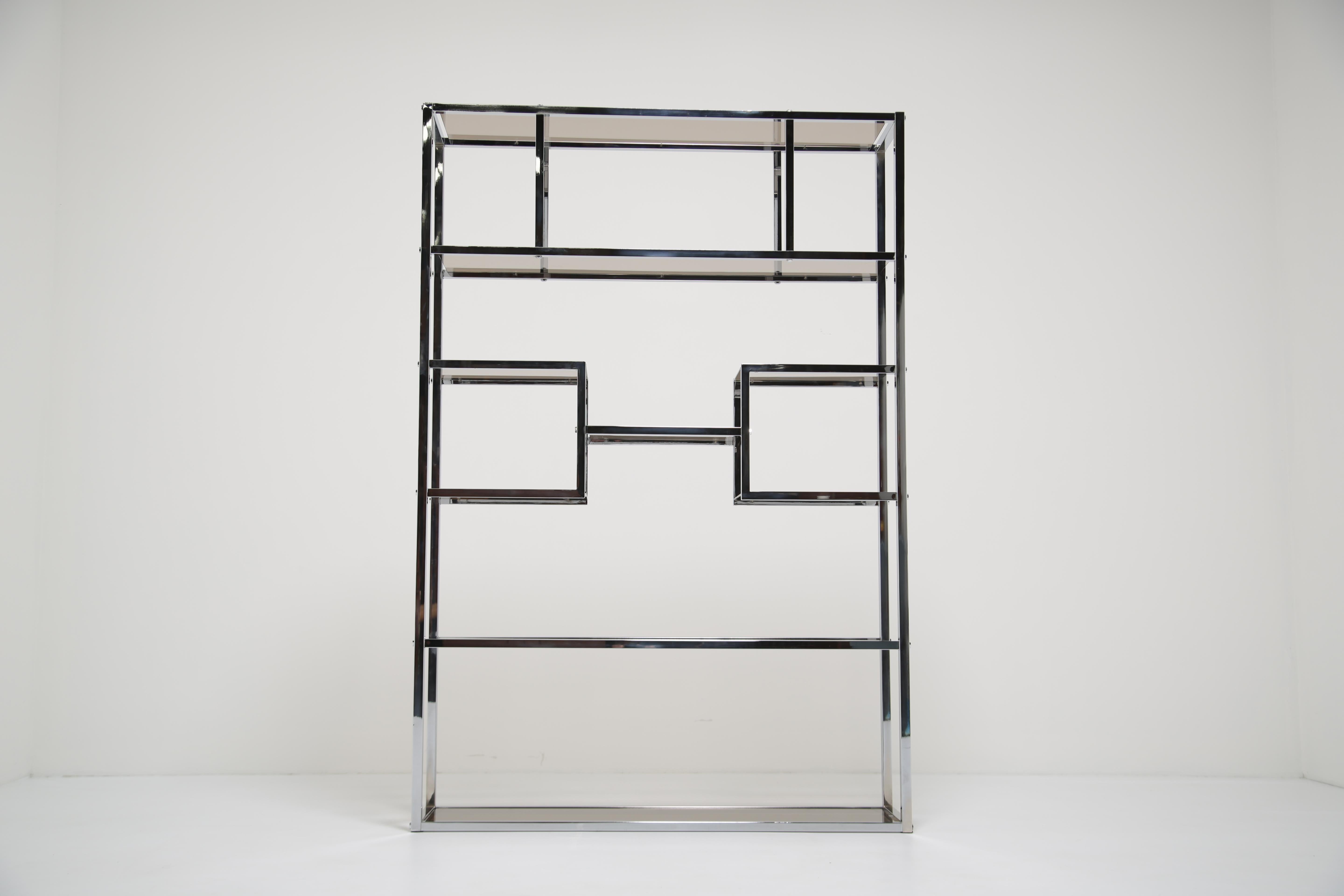 Etagere / Raumteiler aus Chrom und bronziertem Glas von Willy Rizzo 1970er Jahre (Poliert) im Angebot