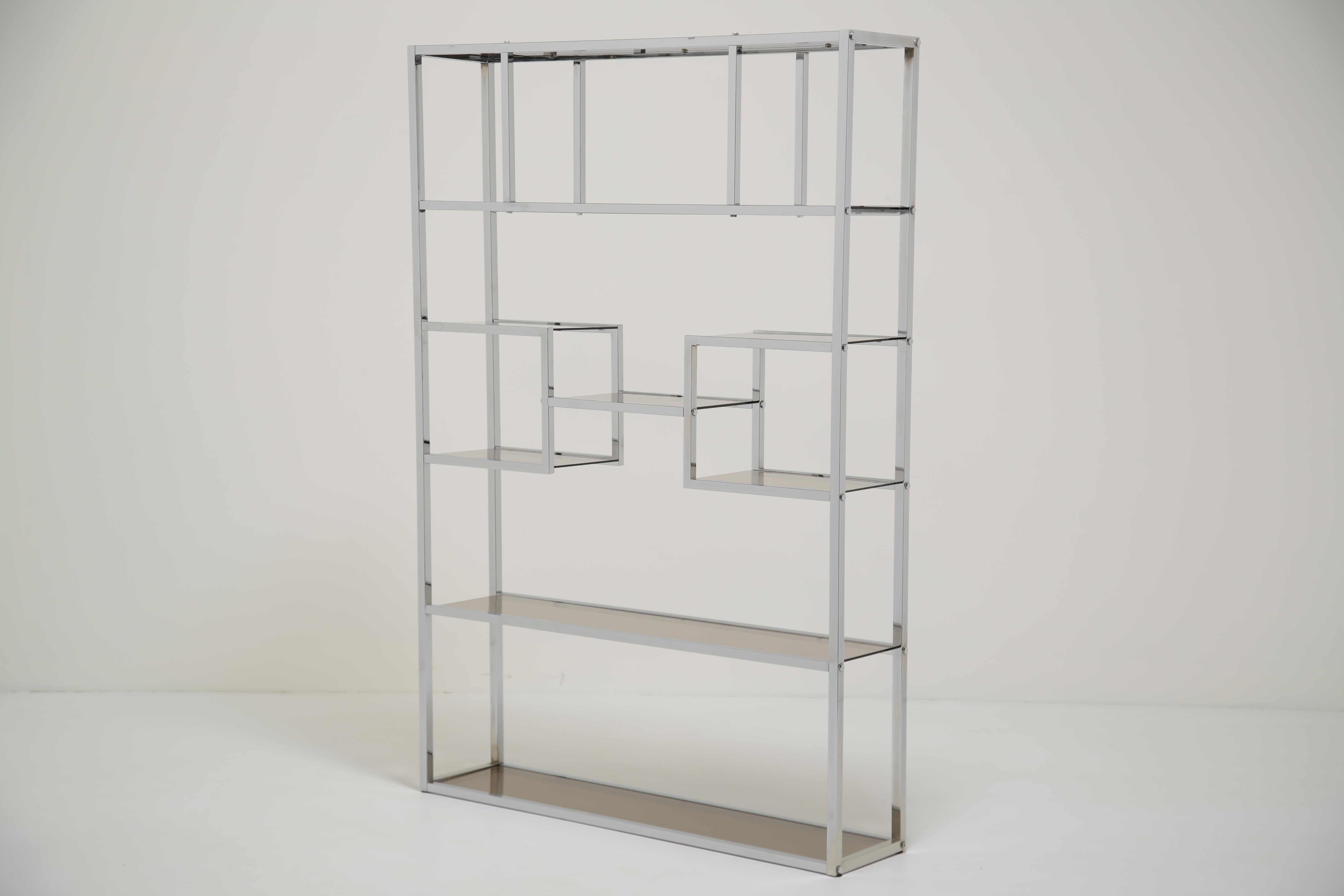 Etagere / Raumteiler aus Chrom und bronziertem Glas von Willy Rizzo 1970er Jahre (20. Jahrhundert) im Angebot