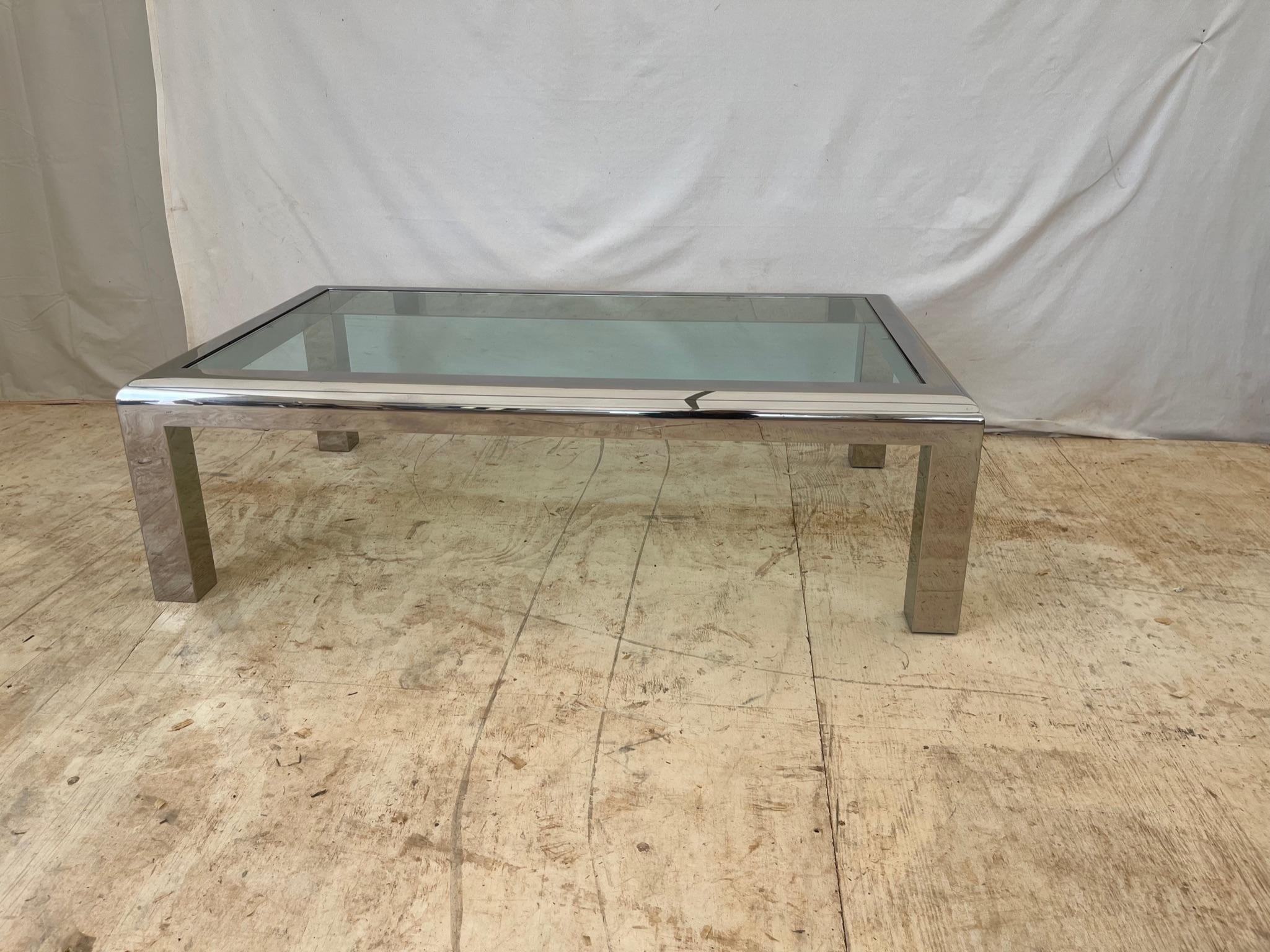Table basse en chrome et verre du milieu du siècle dernier, d'après Pace en vente 1
