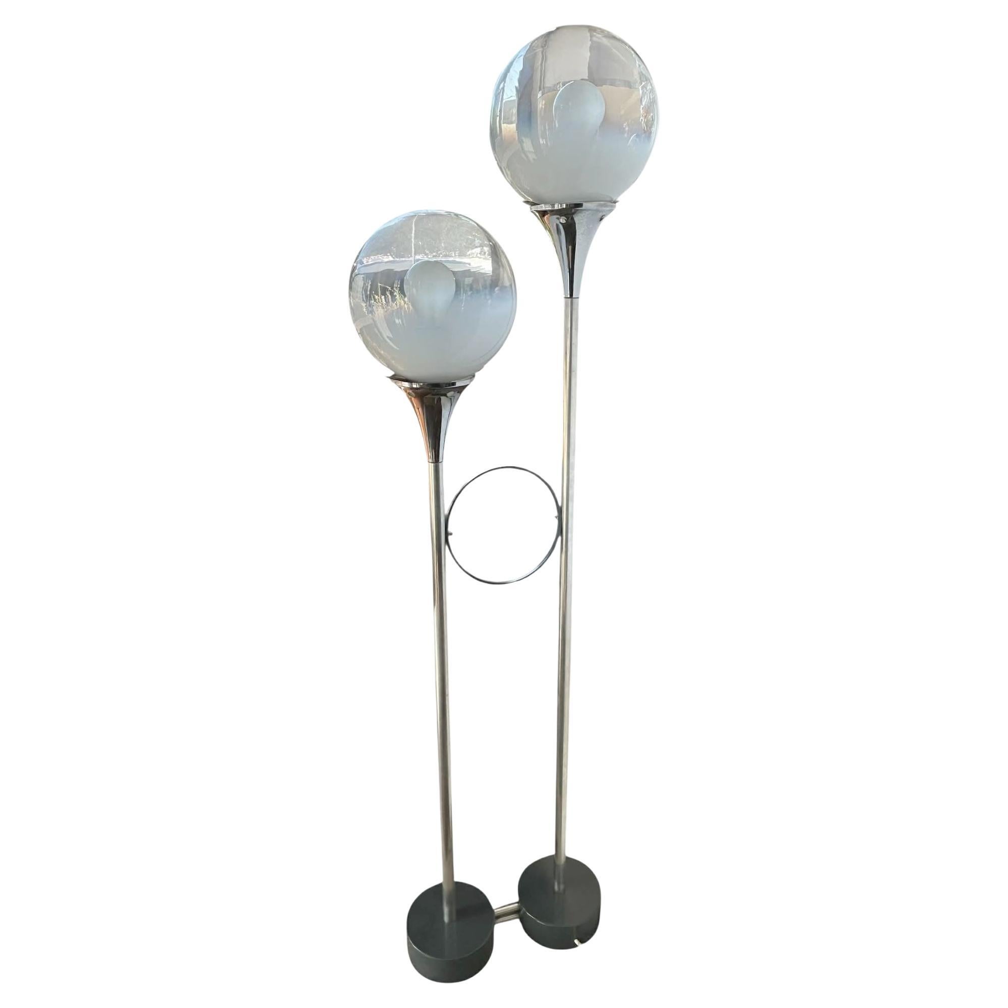 Lámpara de pie de cromo y cristal de mediados de siglo By Targetti en venta
