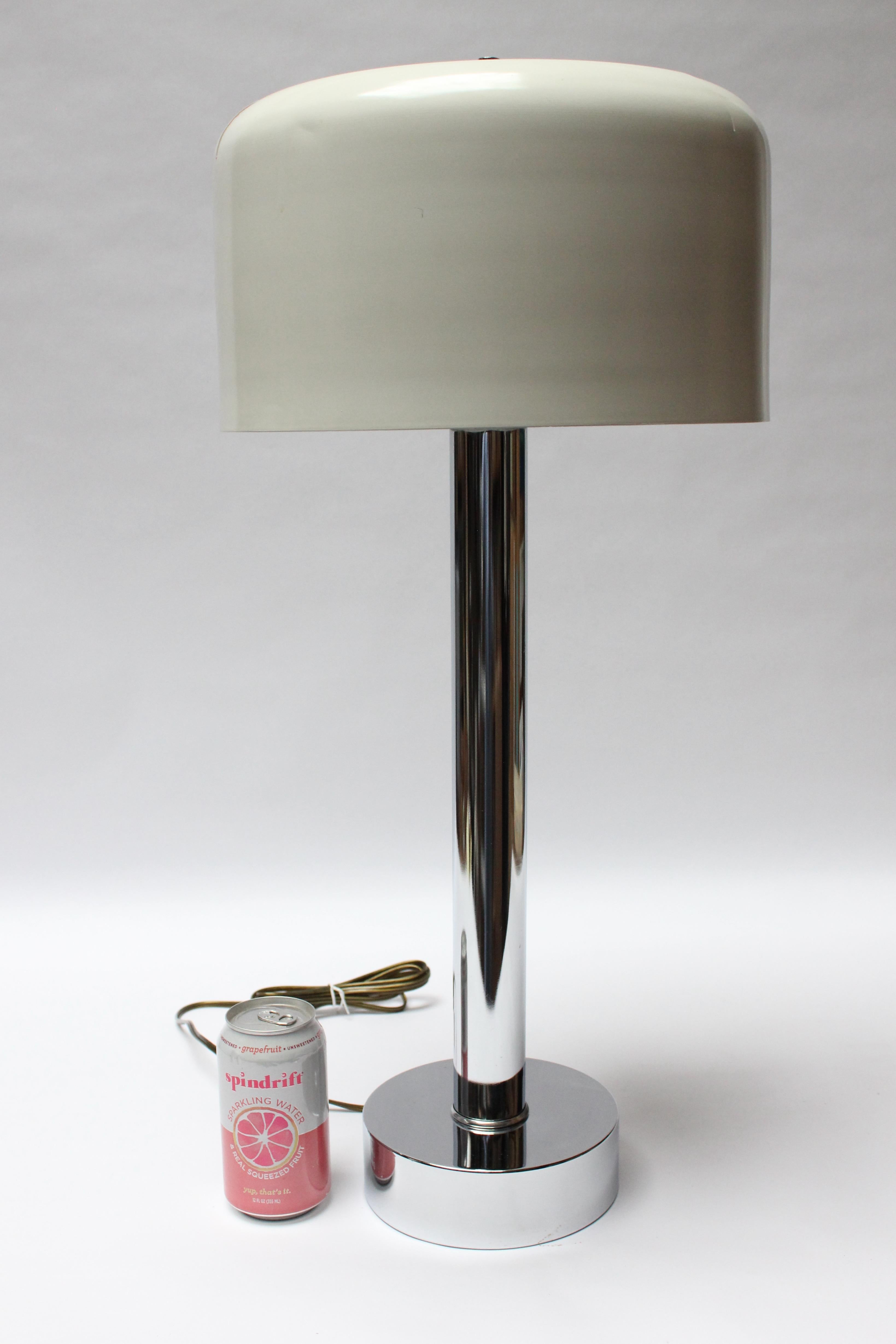 Late 20th Century Mid-Century Chrome and Lacquered Aluminum Table Lamp For Sale