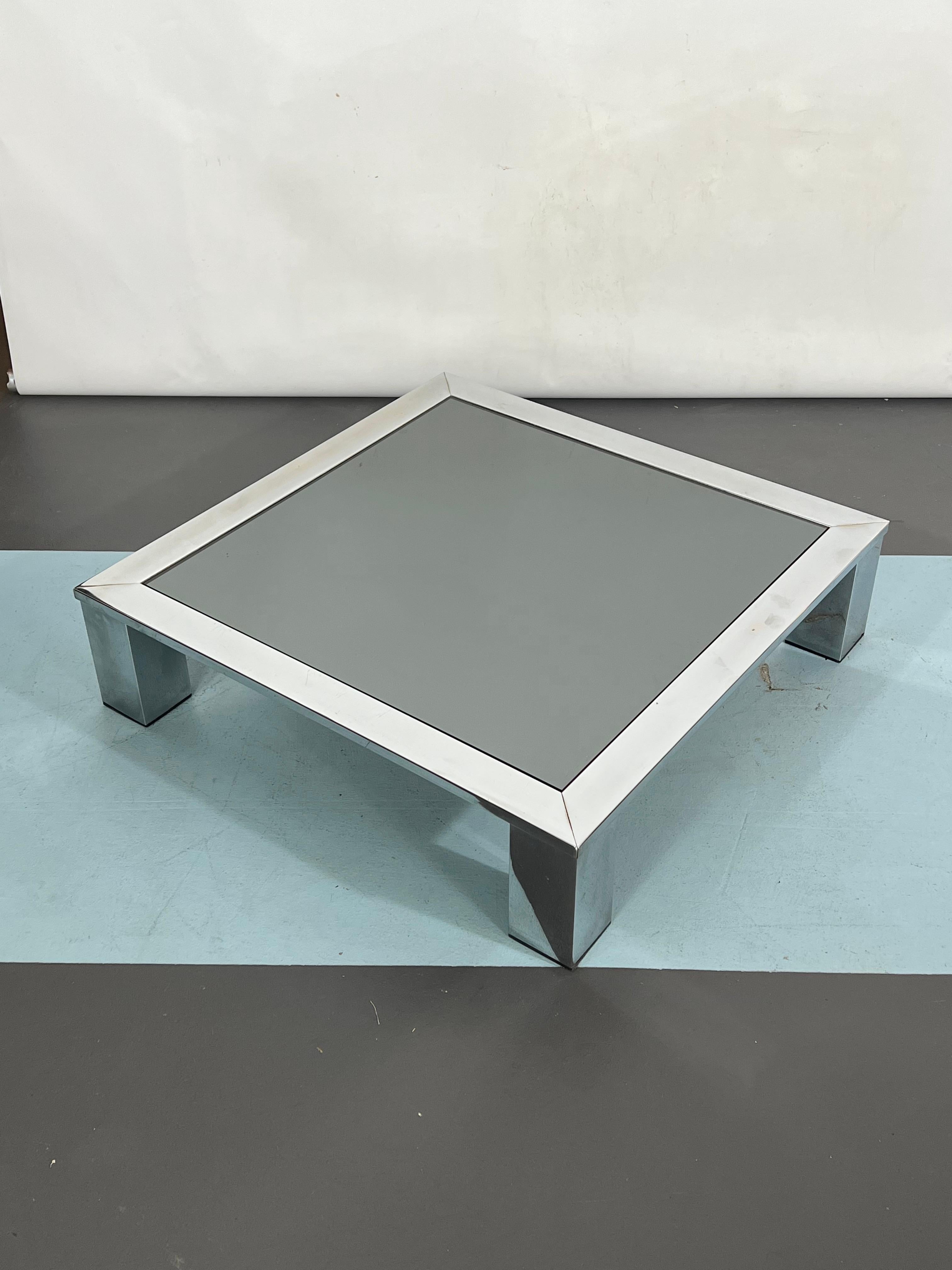 Mid-Century Chrome and Mirror Glass Side Table Attributed to Saporiti, Italy 70s For Sale 1
