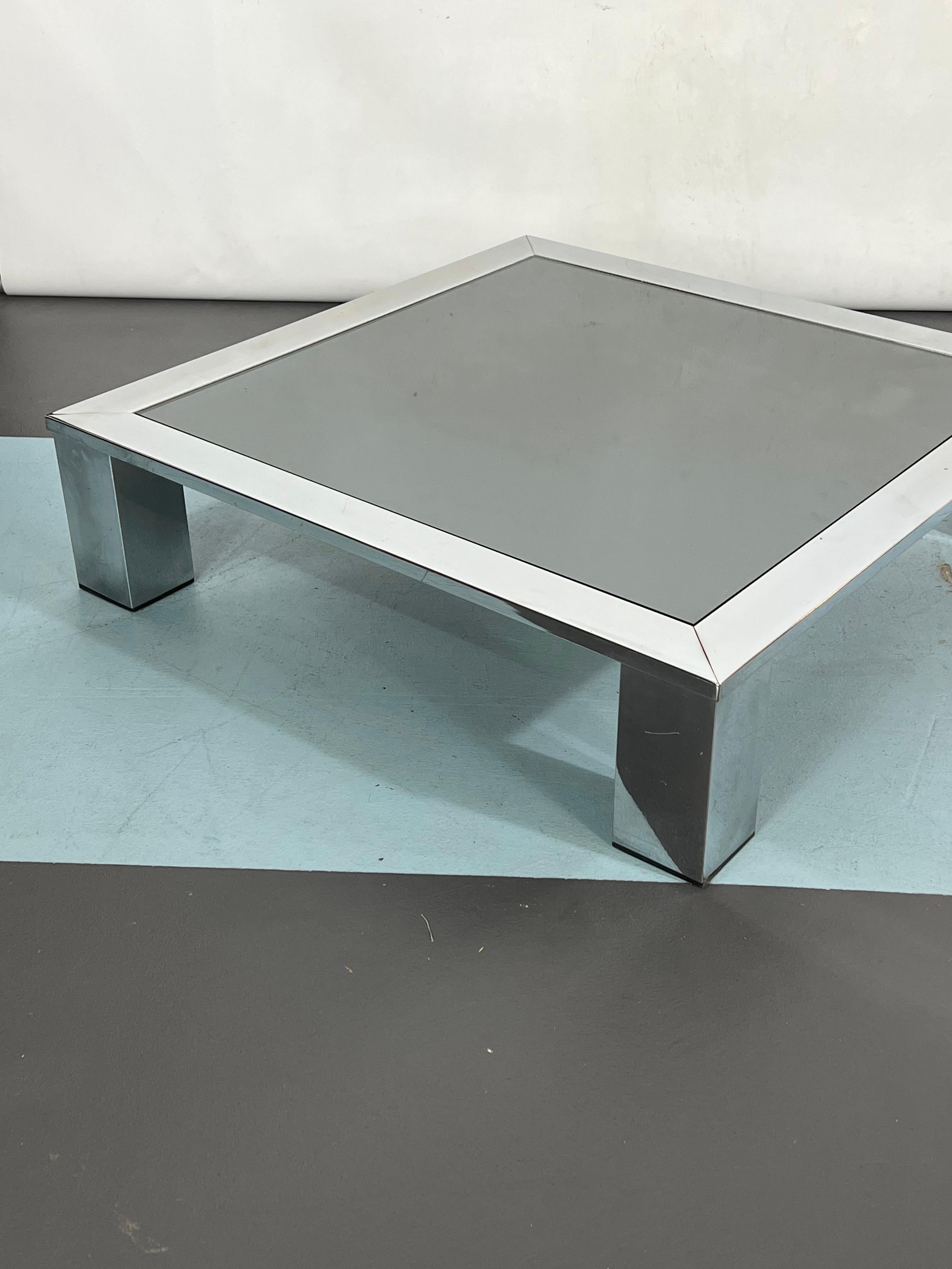 Mid-Century Chrome and Mirror Glass Side Table Attributed to Saporiti, Italy 70s For Sale 3