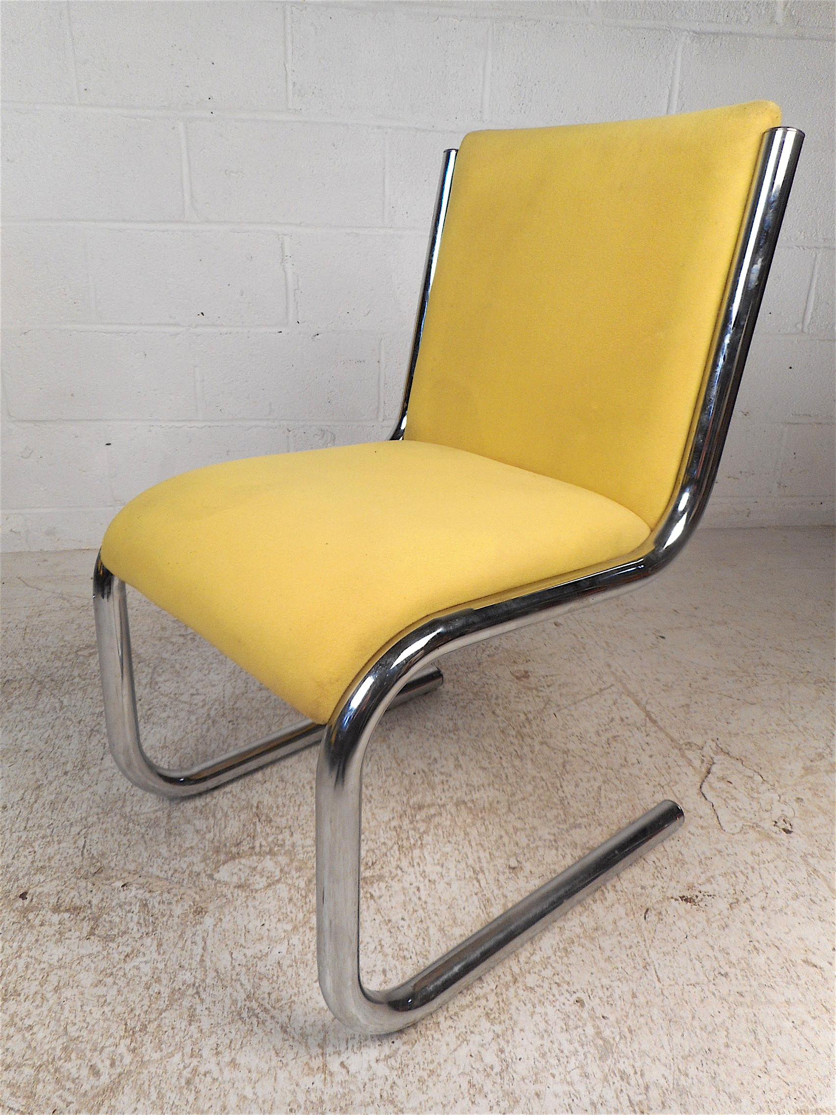 Midcentury Chrome Cantilevered Chairs, Set of 4 In Good Condition In Brooklyn, NY