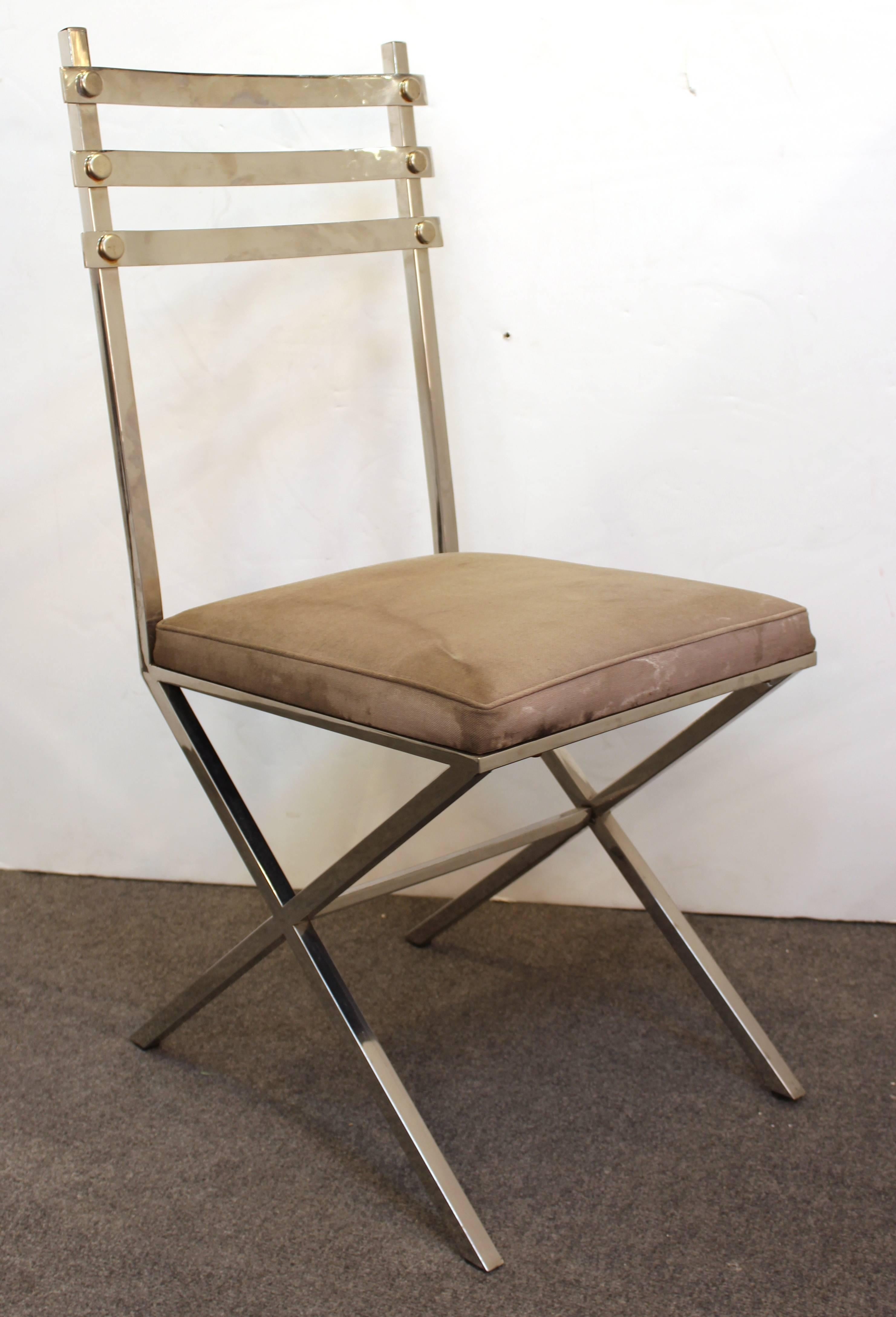 Mid-Century Modern Mid-Century Chrome Chairs and Table in Style of Milo Baughman For Sale