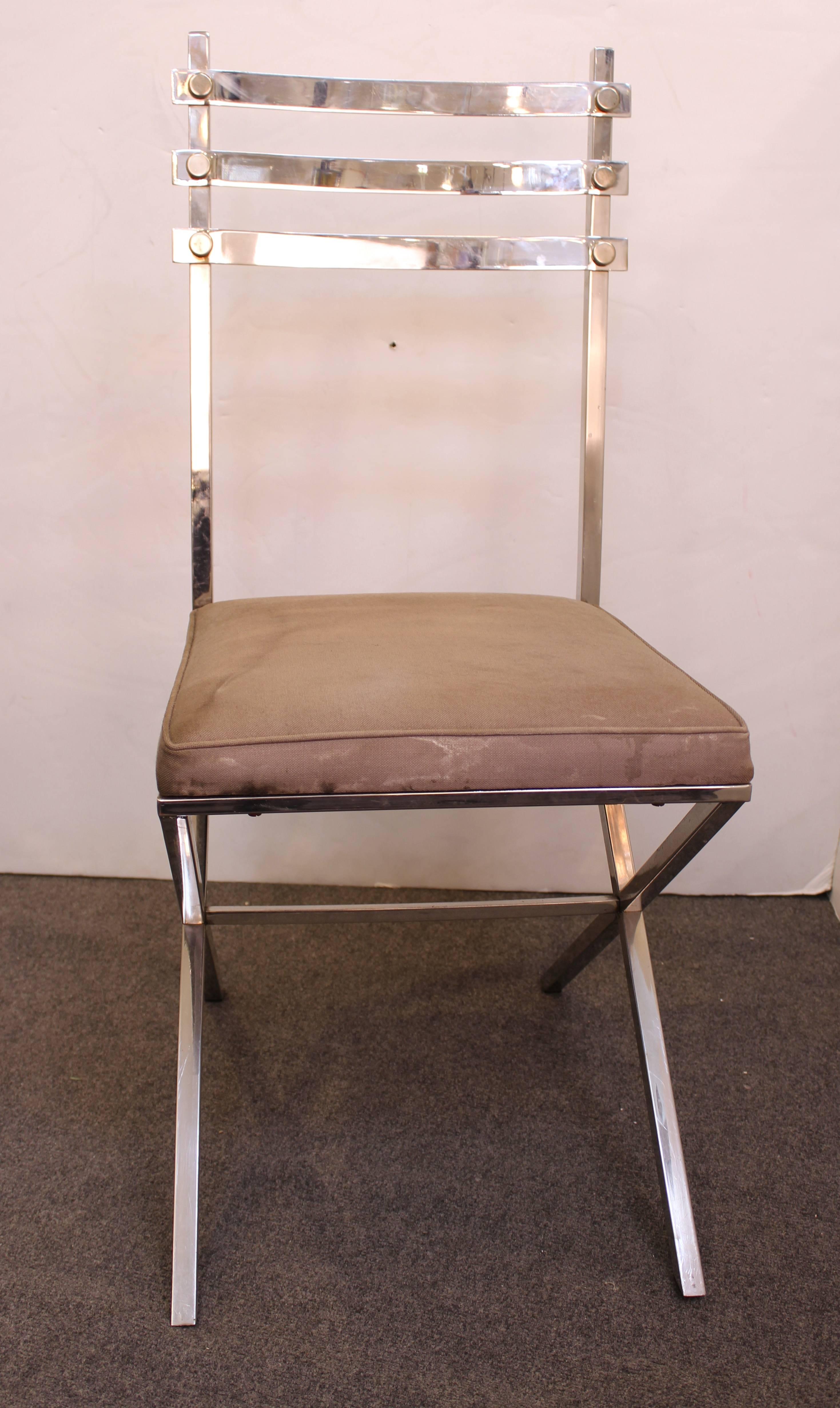 Chaises et tables chromées du milieu du siècle dans le style de Milo Baughman en vente 1