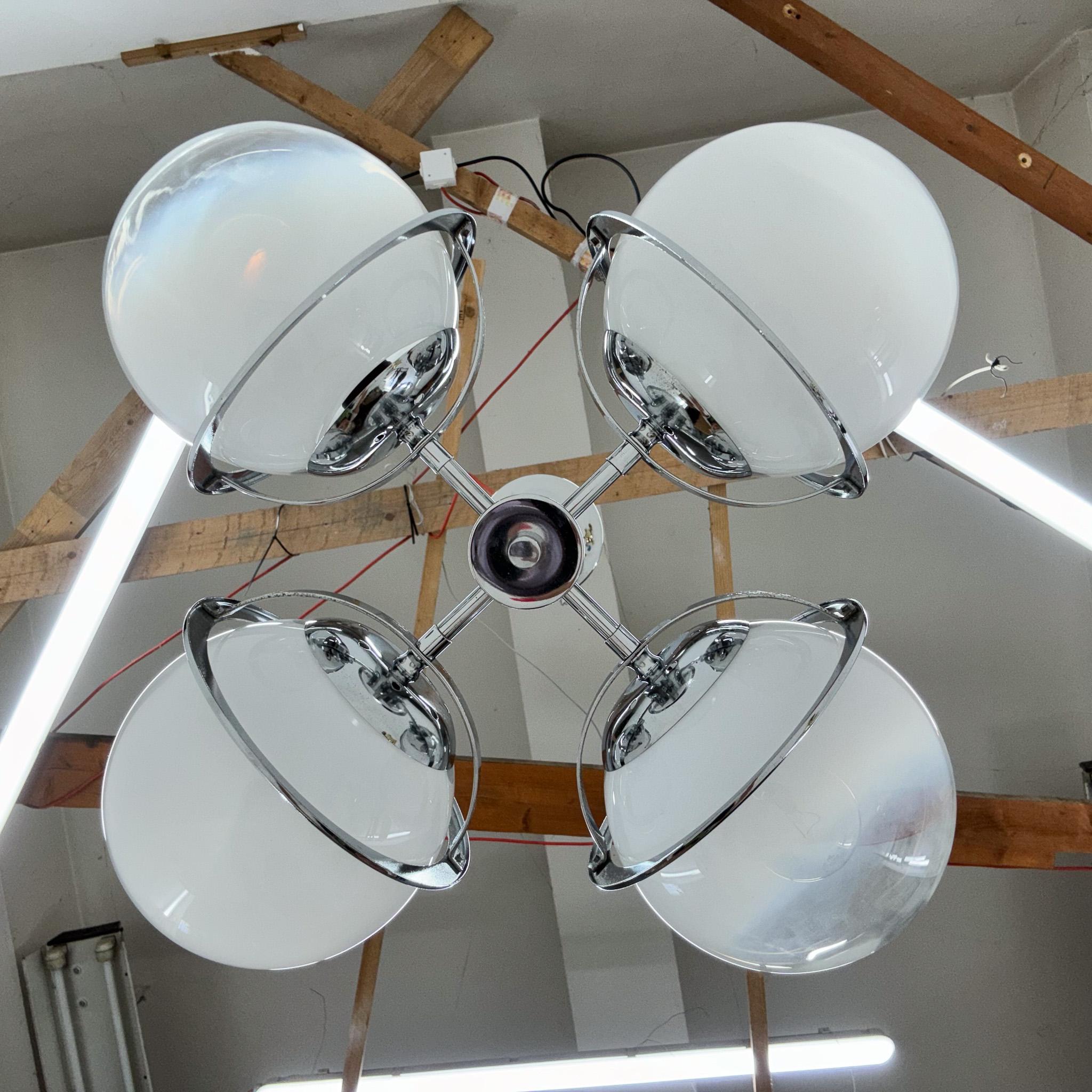 Lampadario cromato di metà secolo, restaurato, Italia in vendita 2