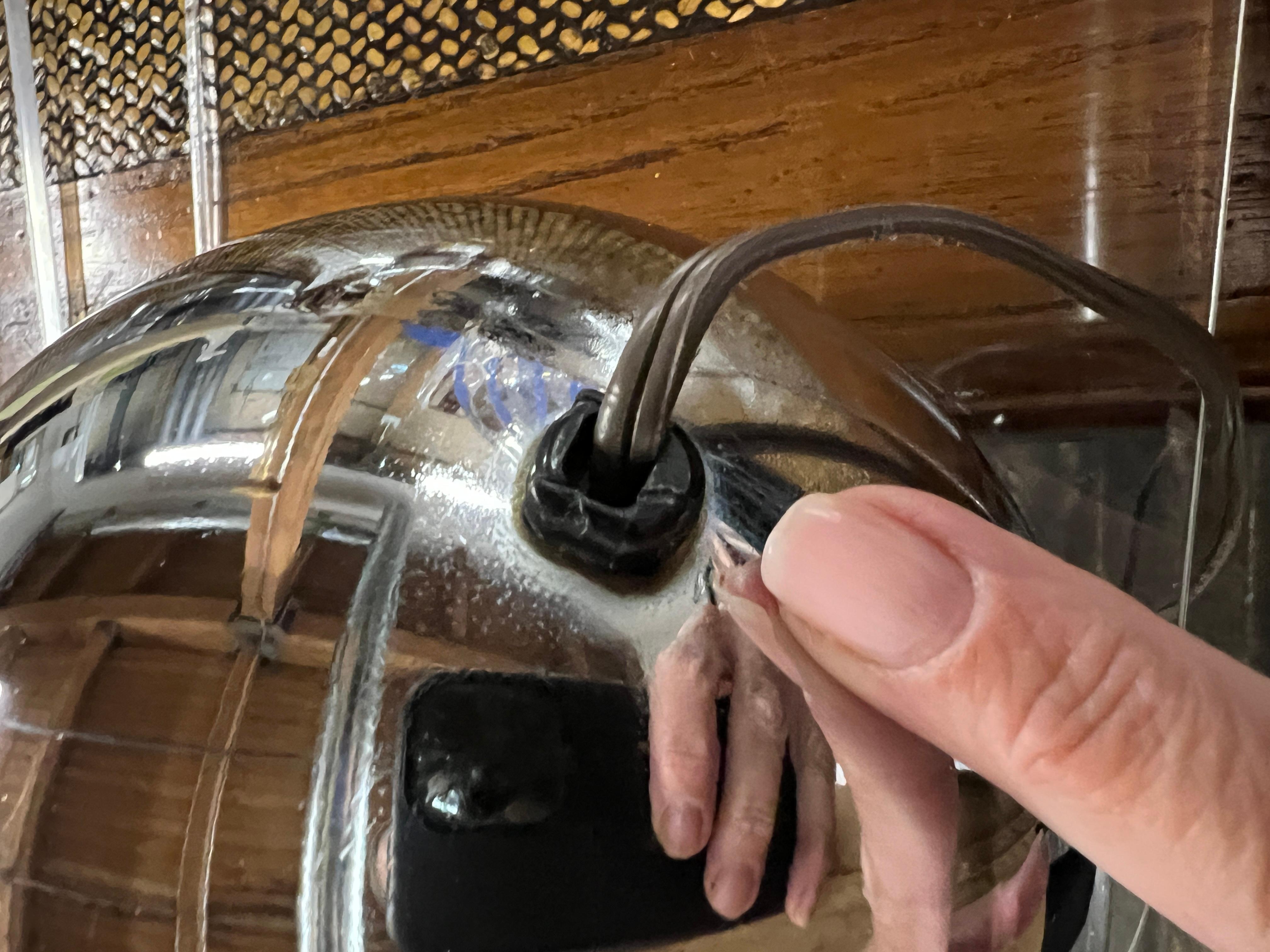 Cromo Lampada per pianoforte o libreria di metà secolo in cromo e lucite di Raymor in vendita