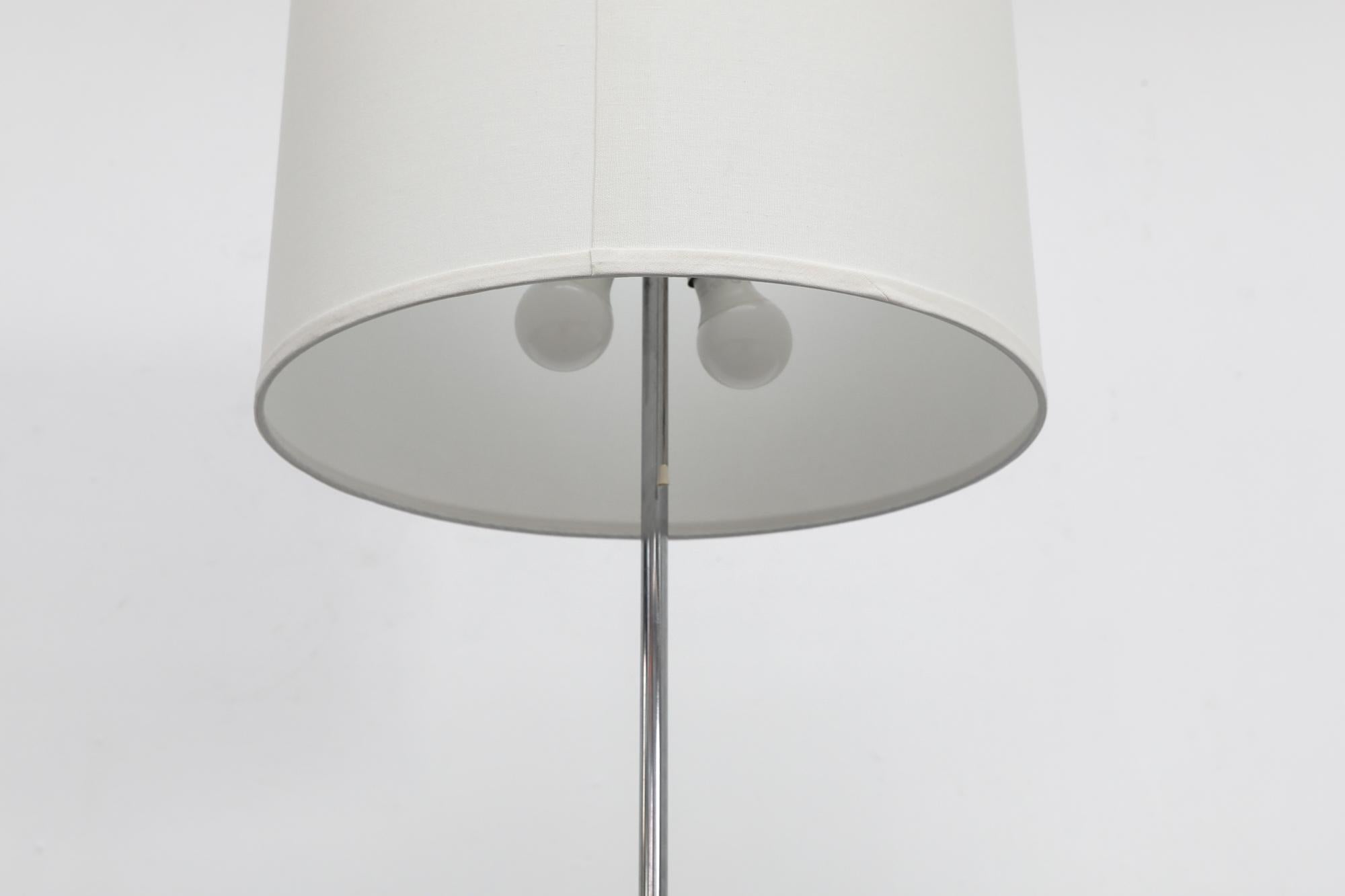 Mid-Century Chrome Floor Lamp w/ Weighted Black Enameled Base & New Linen Shade For Sale 3