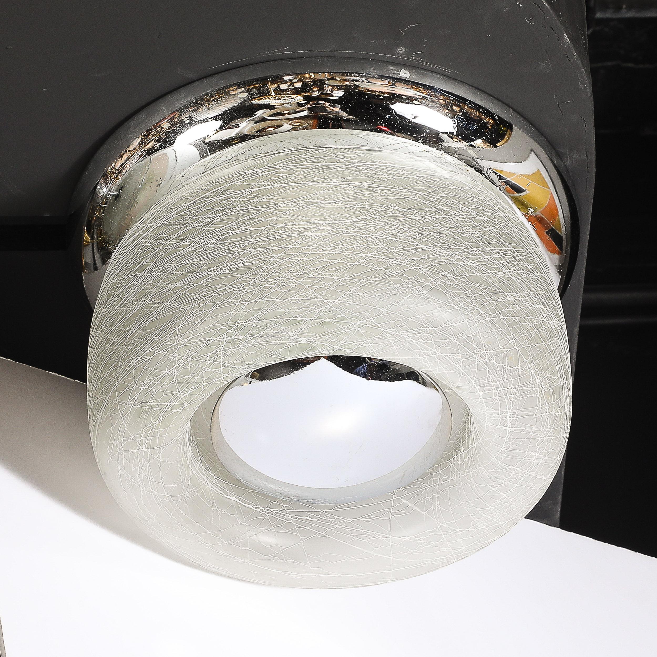 Flush-Mount-Kronleuchter aus der Mitte des Jahrhunderts in Chrom mit gesponnenem, mattiertem, strukturiertem Lampenschirm im Angebot 6