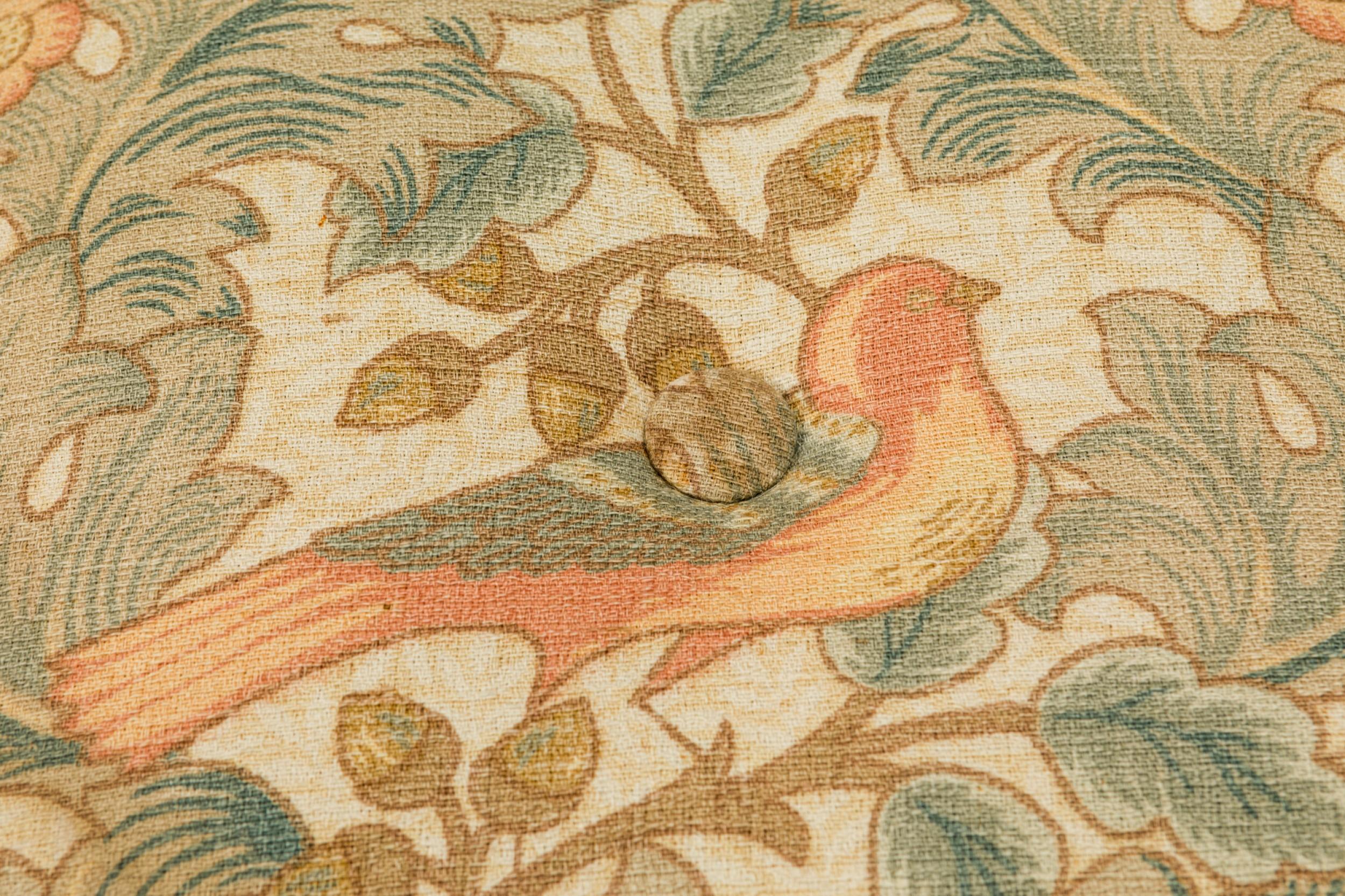 20ième siècle Pouf à bascule du milieu du siècle à structure chromée et à plateau rembourré en vente