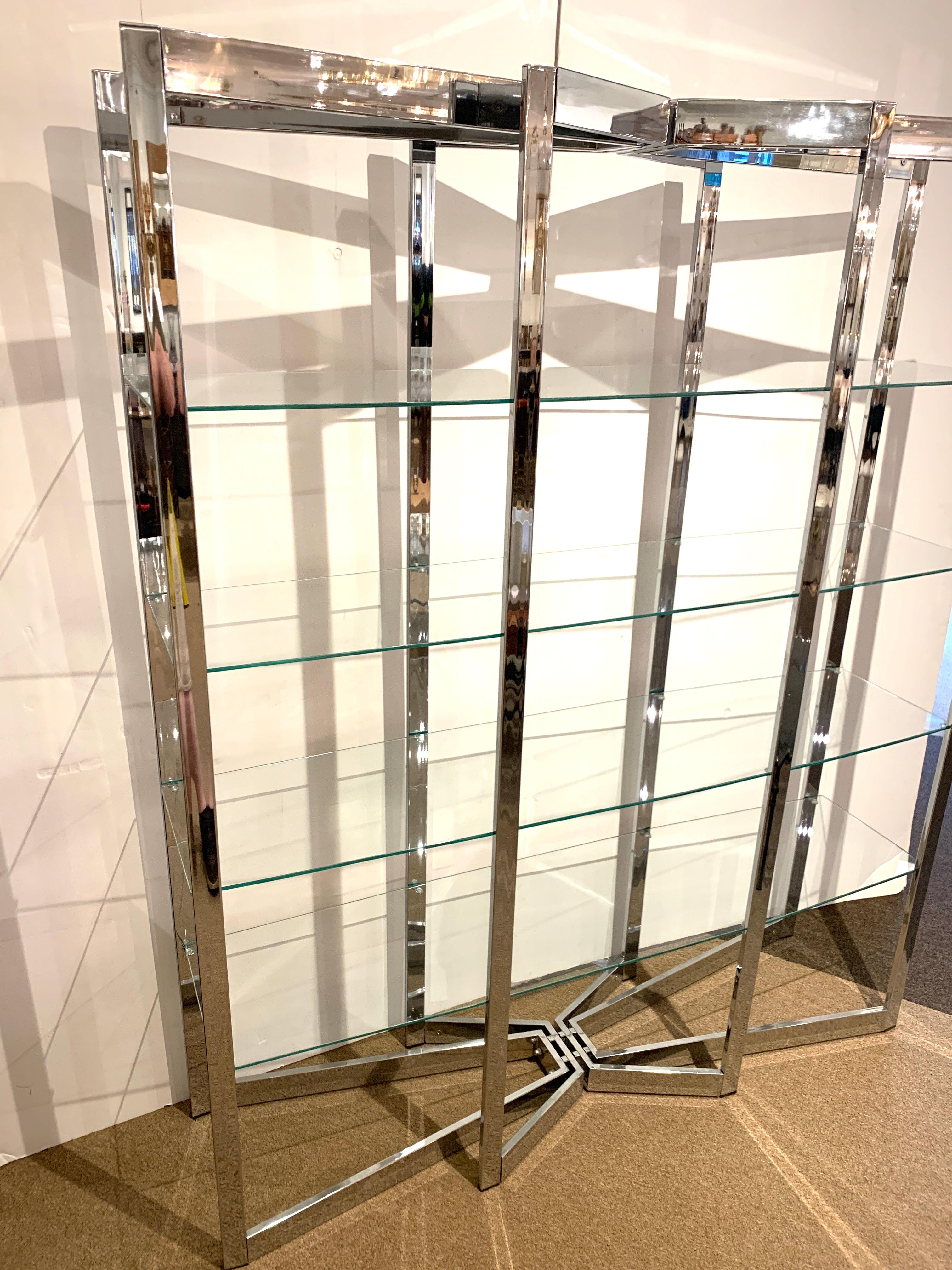 Midcentury Chrome and Glass Elongated Étagère, in the Style of Milo Baughman In Good Condition For Sale In Atlanta, GA
