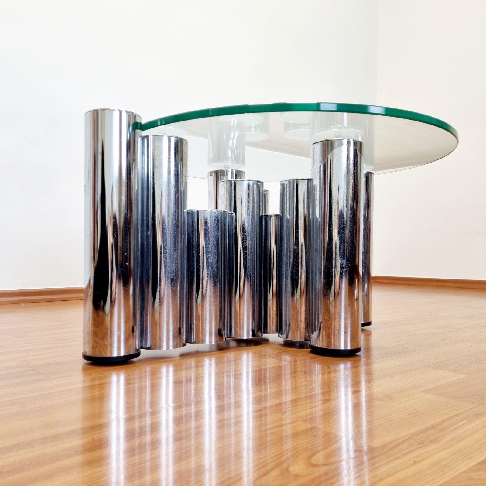 Marco Zanuso attributed vintage sculpture coffee table. Made in Italy in the 70s.
Tubular chromed base with round glass tabletop.
Very rare piece of design
Dimensions:
Base: 64x41 cm, height 35 cm
Tabletop: diameter: 60cm, height: 1 cm.