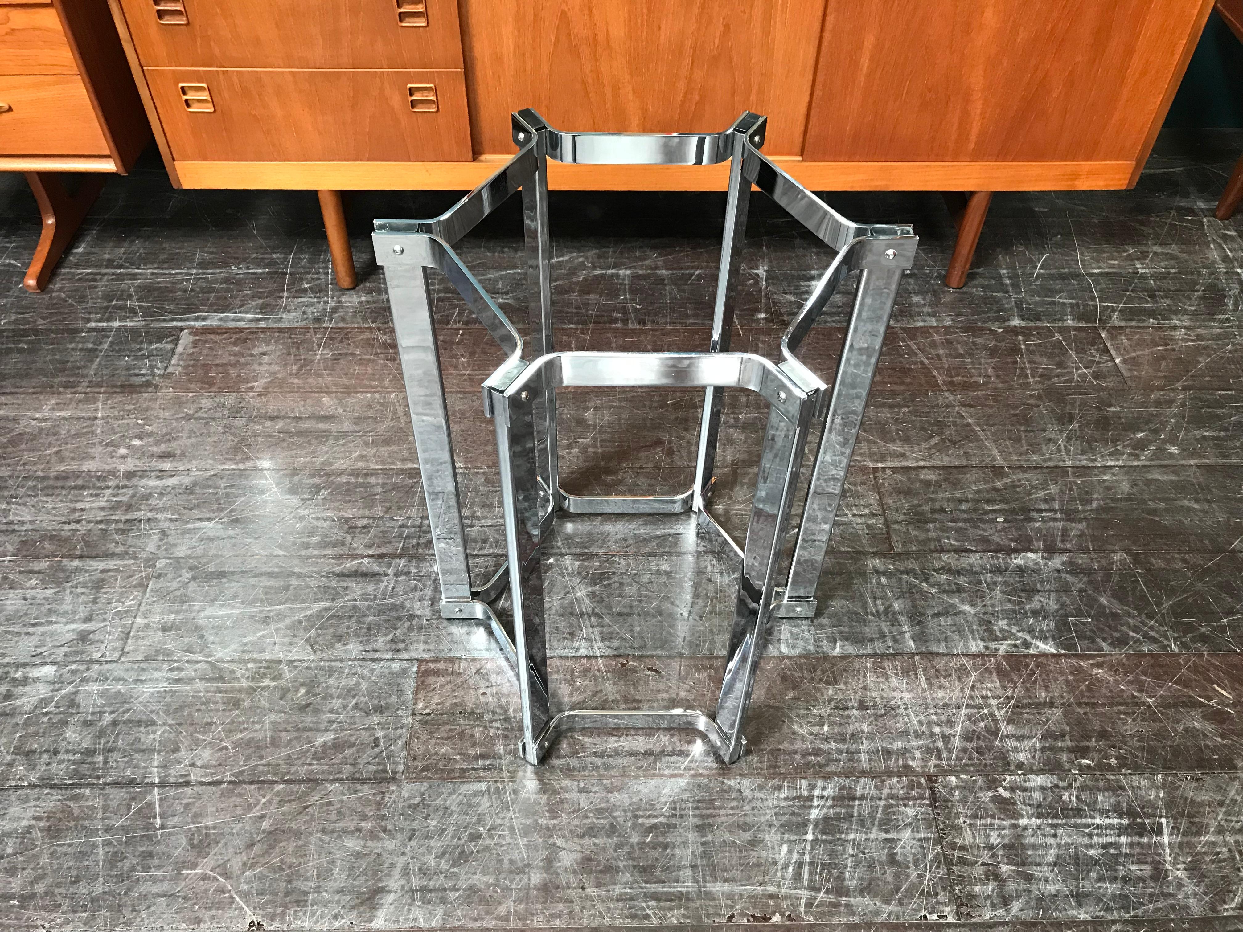 Mid Century Chrome & Glass Table by Richard Young for Merrow with 4 Chairs For Sale 5
