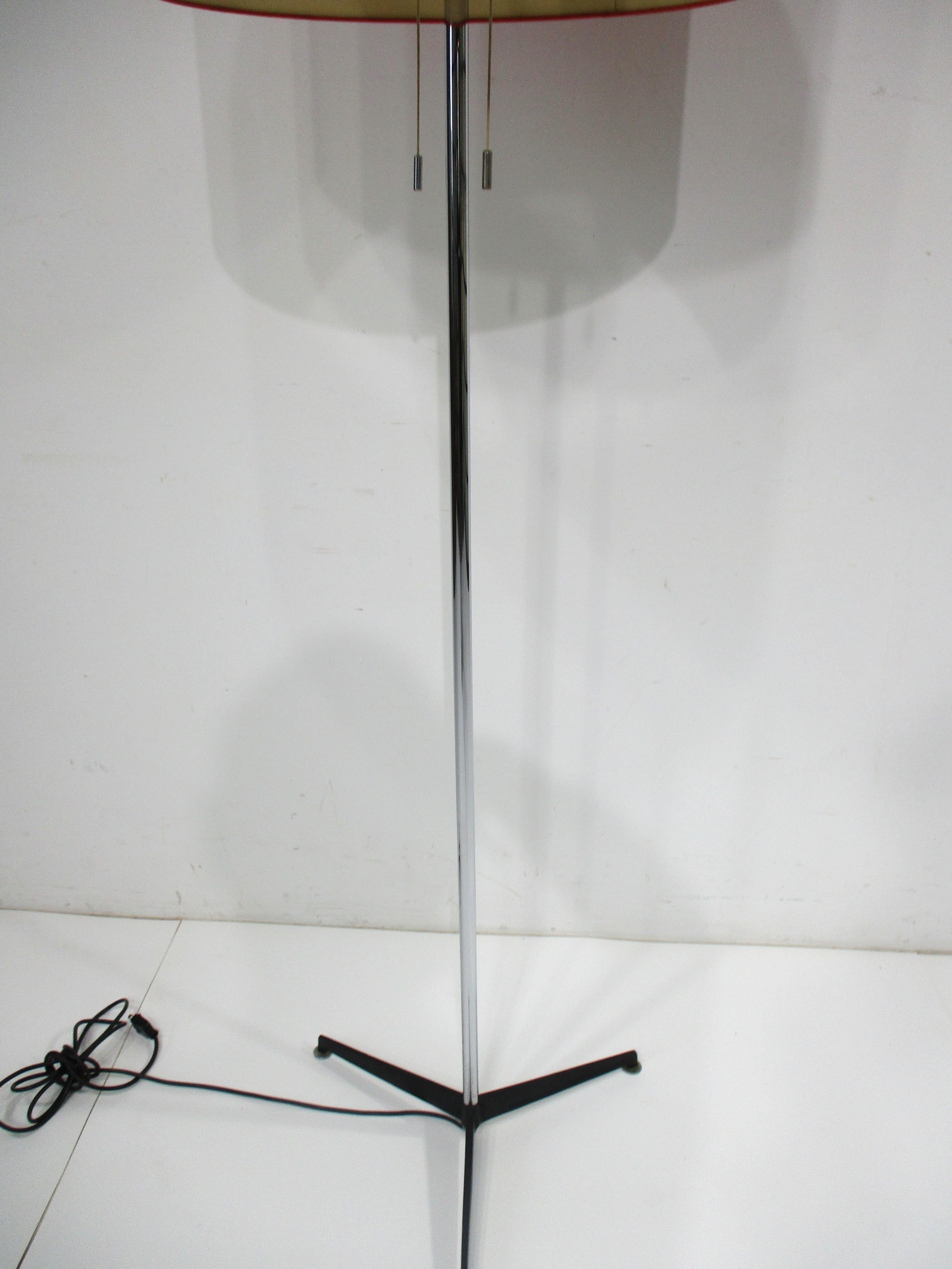 Allemand Lampadaire Staff mi-siècle chromé/lin en vente