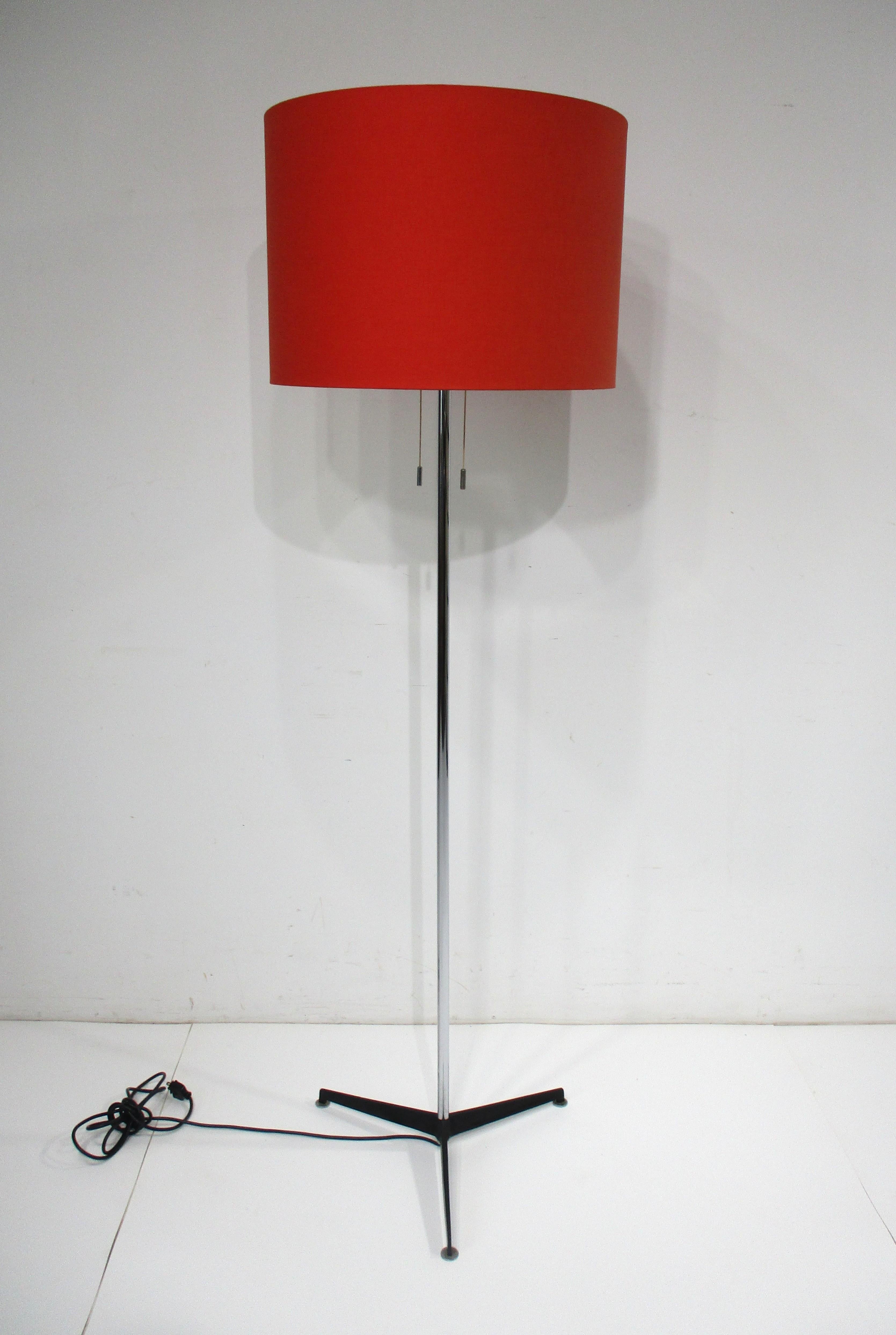 Lampadaire Staff mi-siècle chromé/lin en vente 1