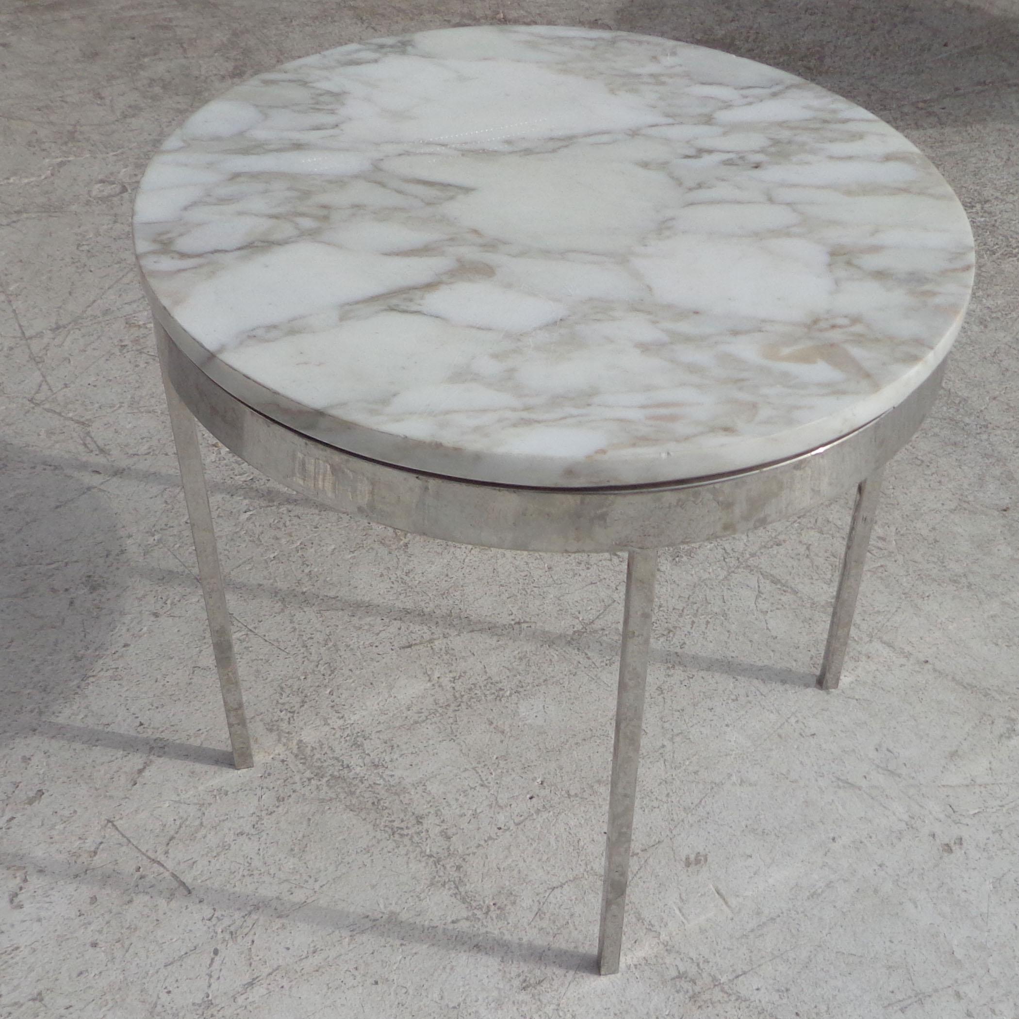 Mid Century Chrome Marble Side Table in the Style of Nico Zographos In Good Condition For Sale In Pasadena, TX
