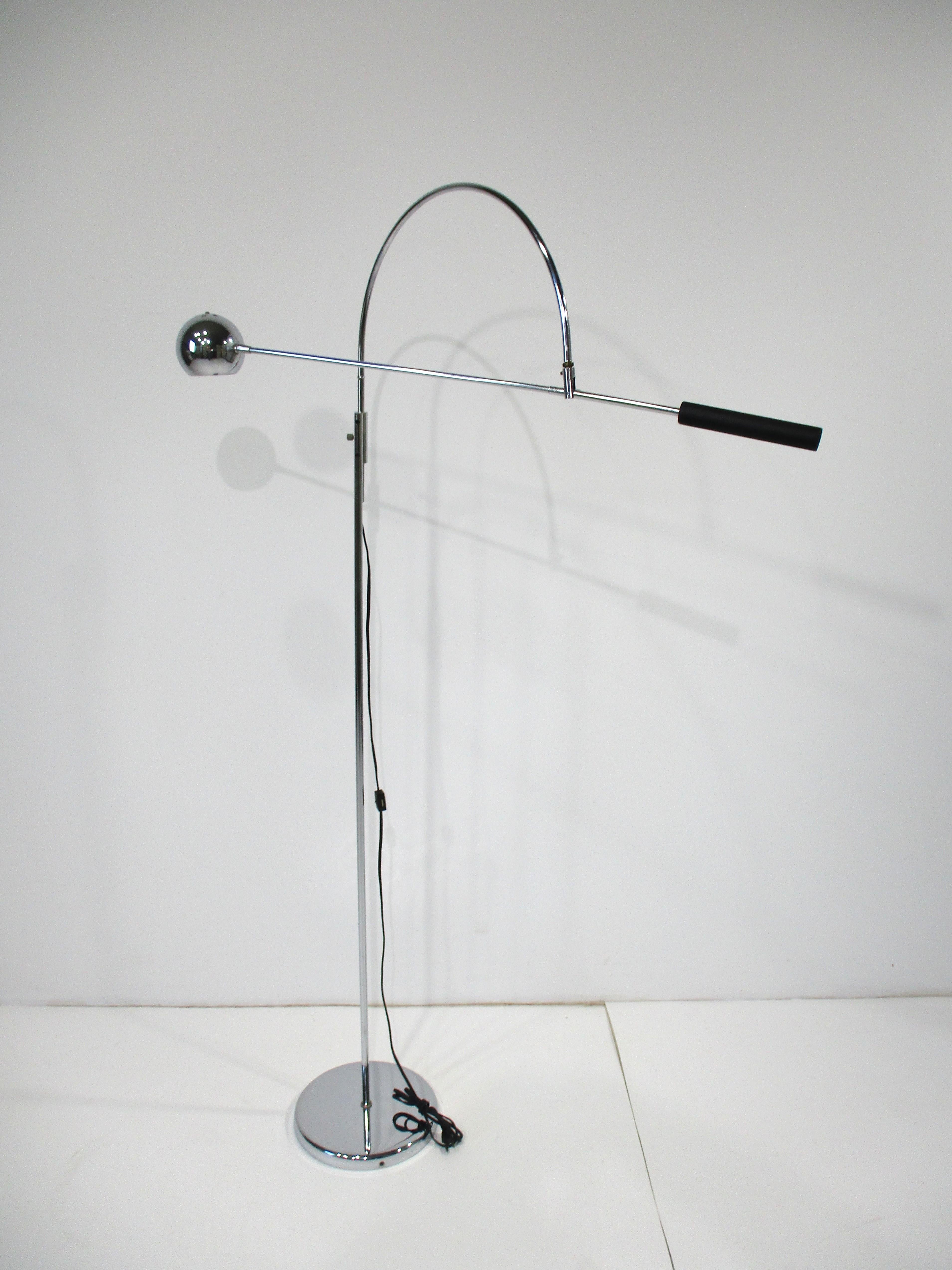 Robert Sonneman - Lampada da terra Orbiter in cromo del Medioevo in vendita 1