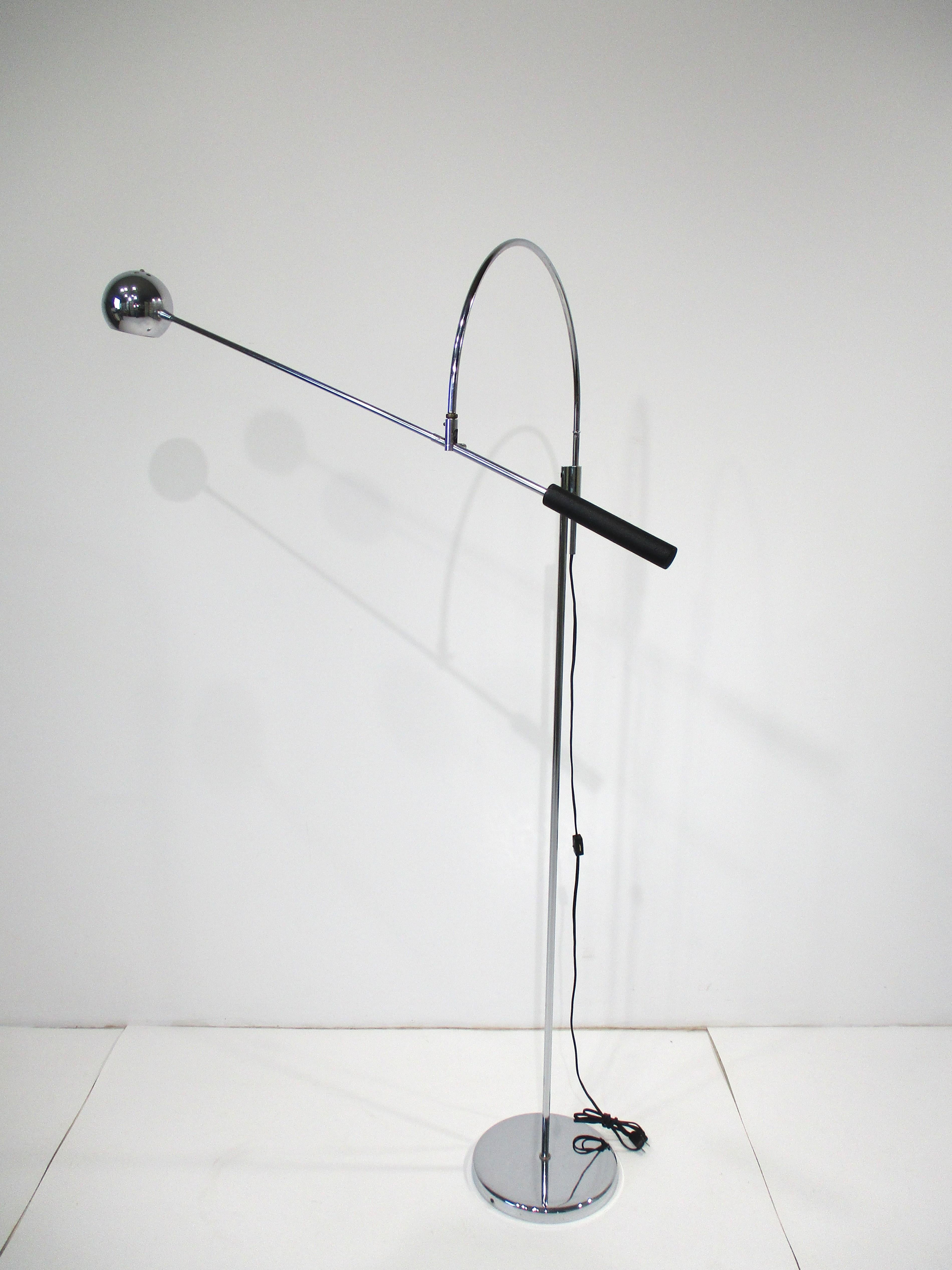 Robert Sonneman - Lampada da terra Orbiter in cromo del Medioevo in vendita 2