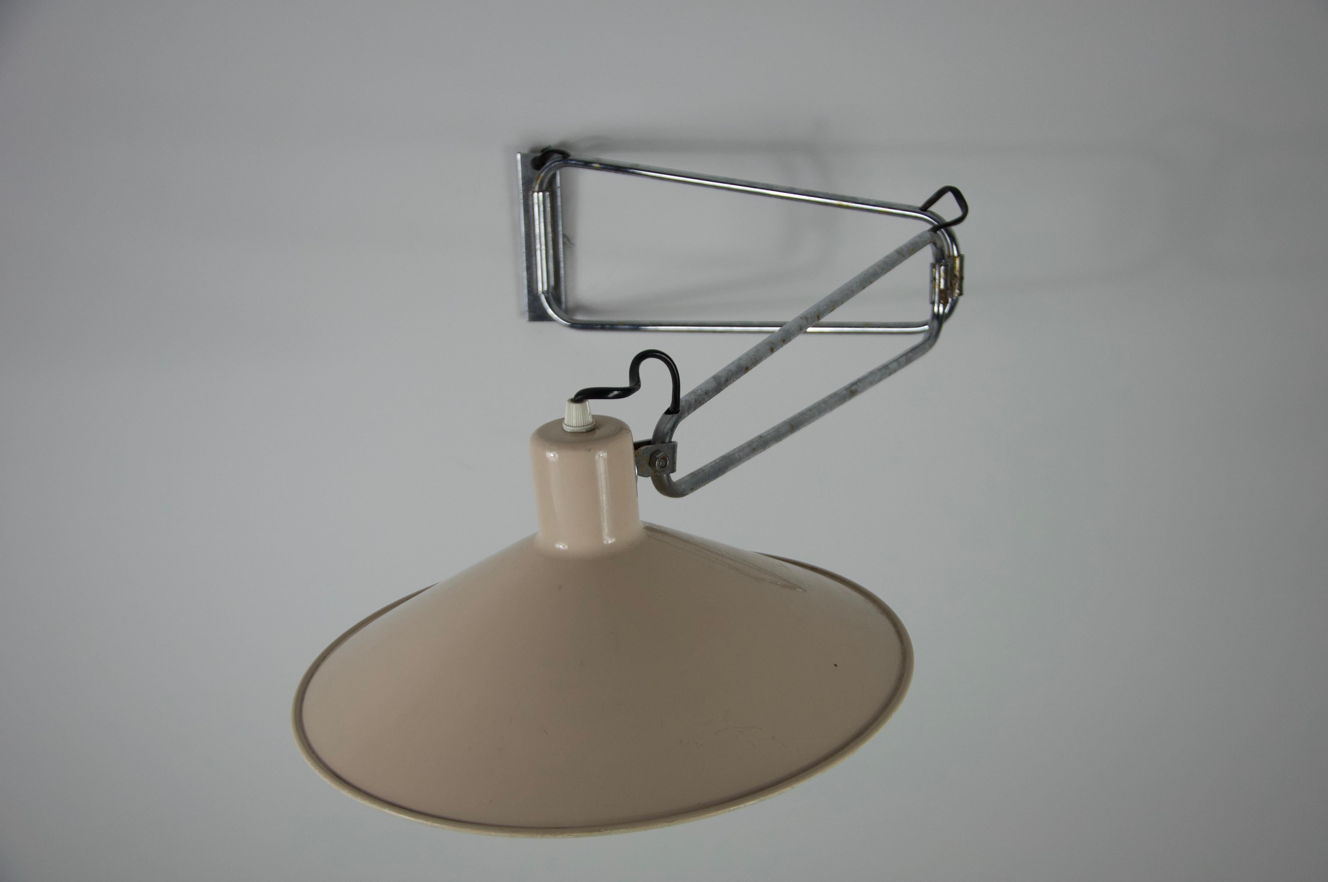 Lampada da parete a braccio oscillante in cromo di metà secolo, Francia, anni '50 in vendita 9