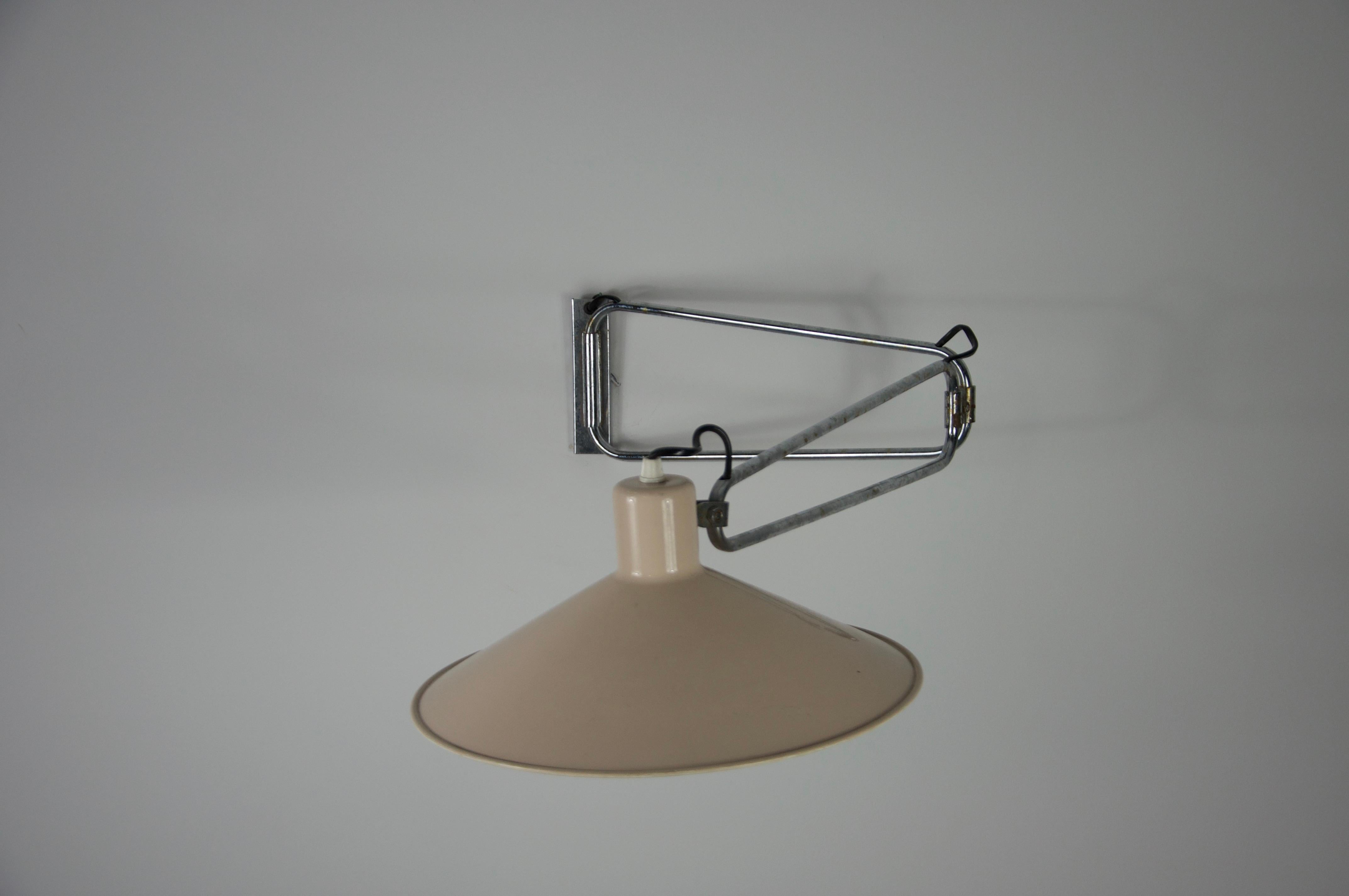 Lampada da parete a braccio oscillante in cromo di metà secolo, Francia, anni '50 in vendita 1