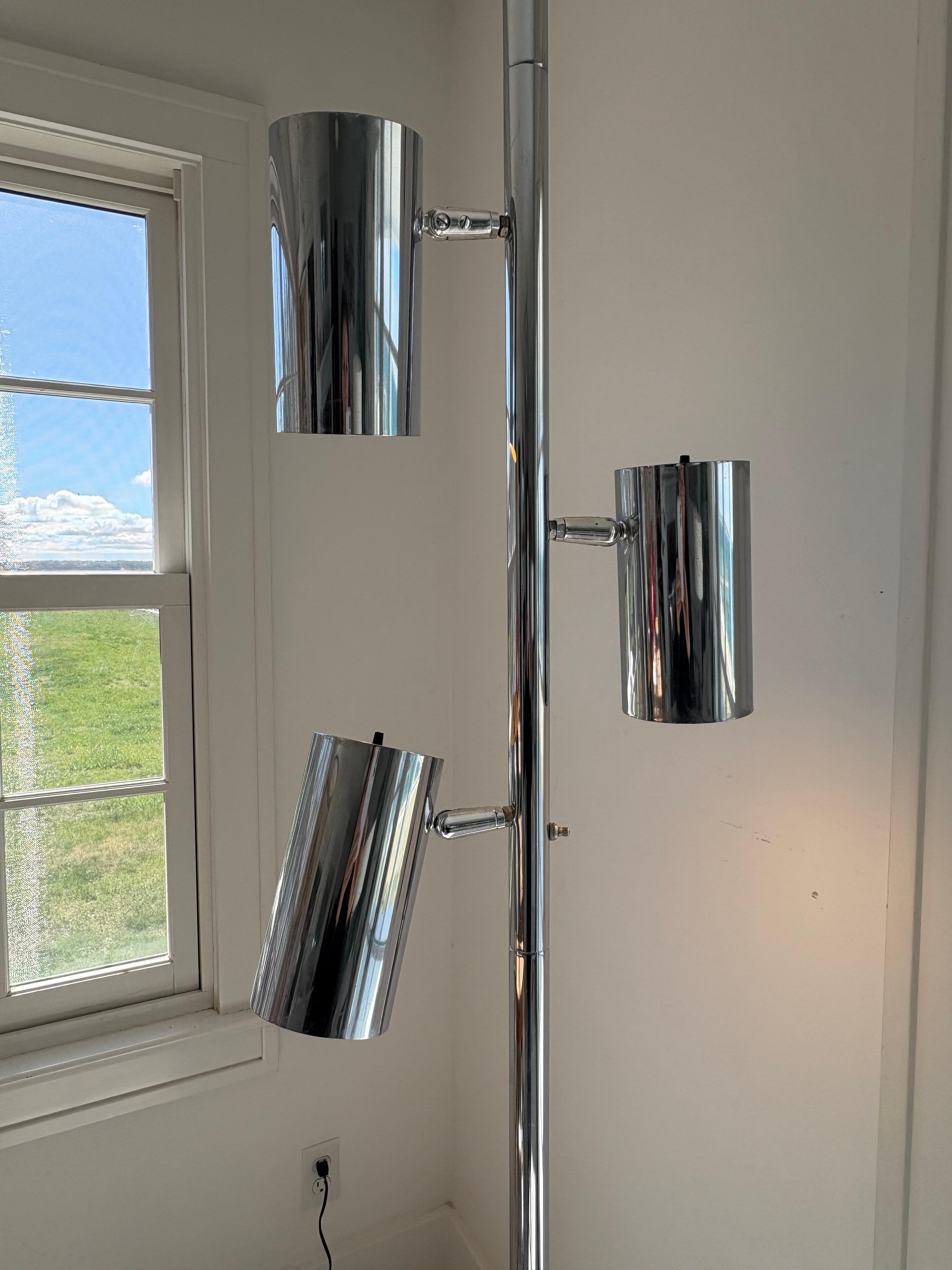 Mid Century Chrome Tension Pole Floor Lamp with 3 Chrome Cylinder Shades 7