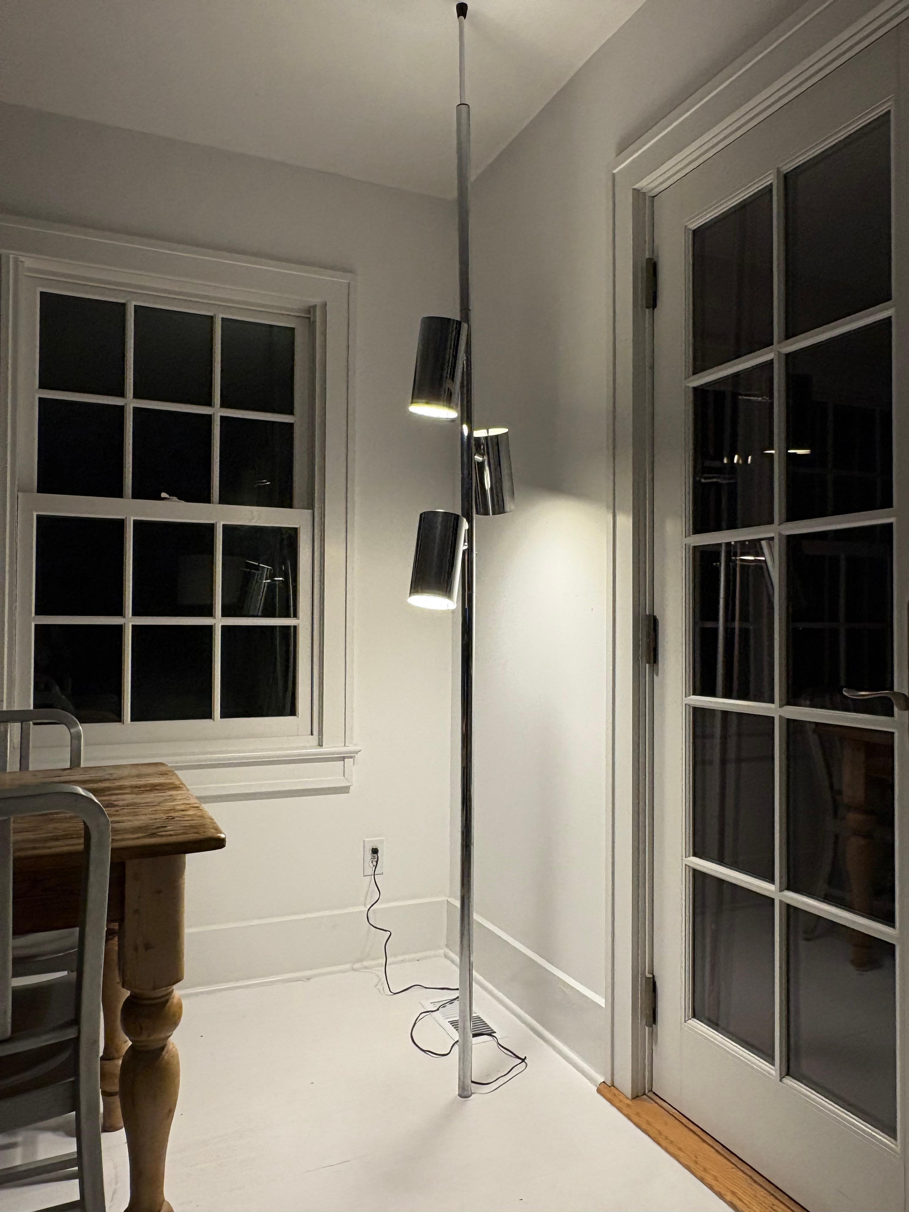 Mid Century Chrome Tension Pole Floor Lamp with 3 Chrome Cylinder Shades 9