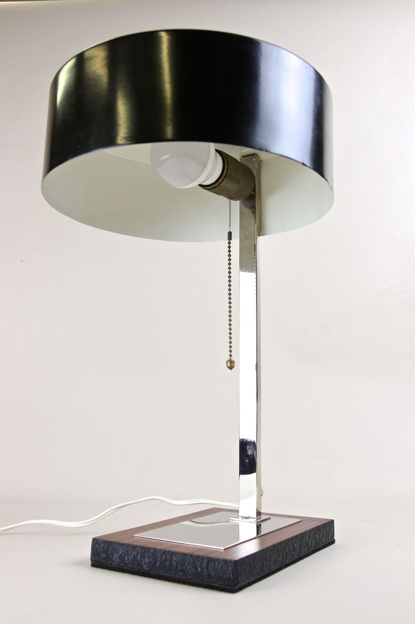 Mid-Century Chromed Table Lamp with Black Metal Lamp Shade, Austria, circa 1950 For Sale 6