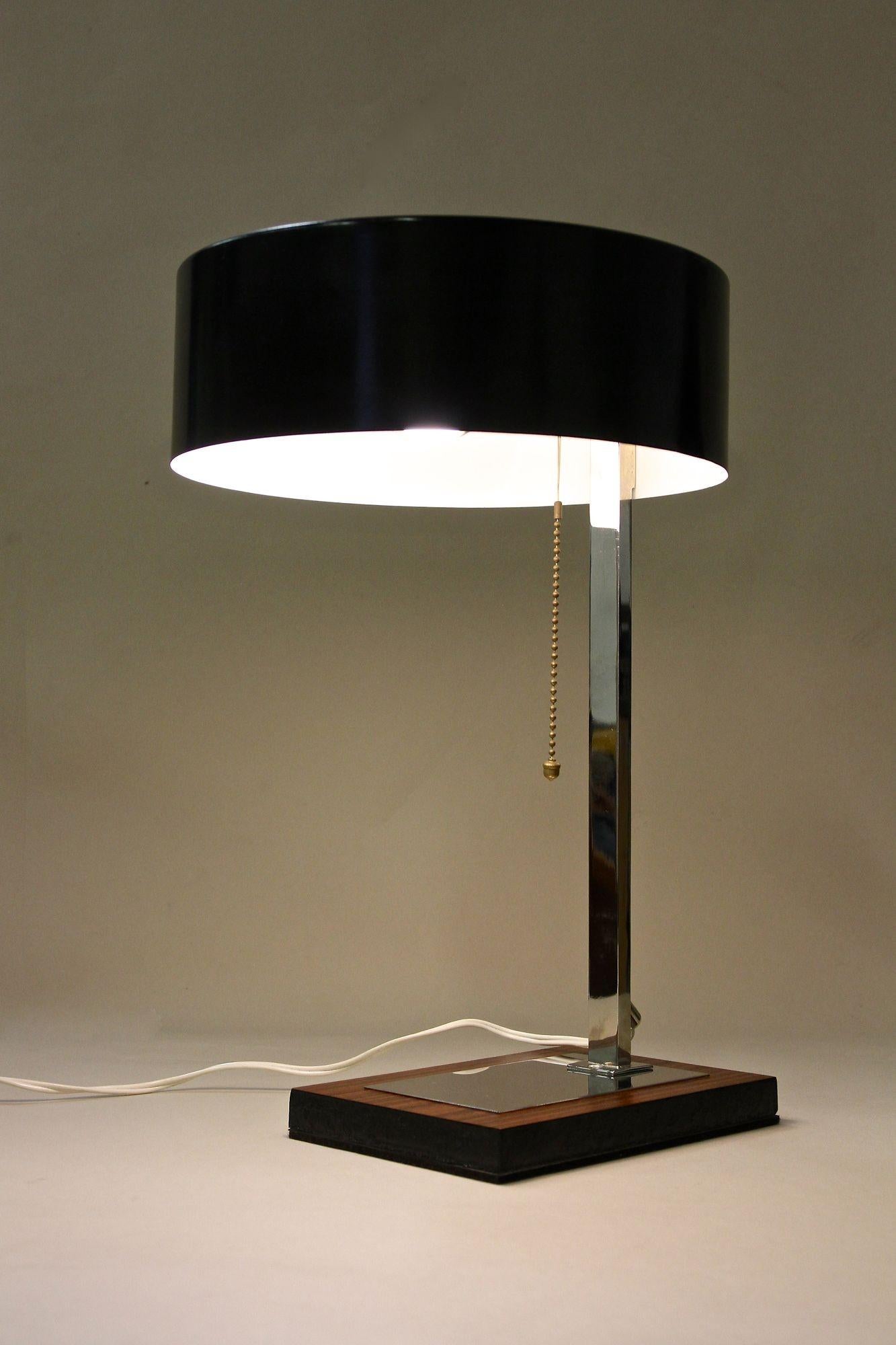Mid-Century Chromed Table Lamp with Black Metal Lamp Shade, Austria, circa 1950 For Sale 7