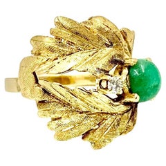 Vintage Mid Century Chrysoprase Diamond 14K Yellow Gold Textured Laurel Wreath Ring
