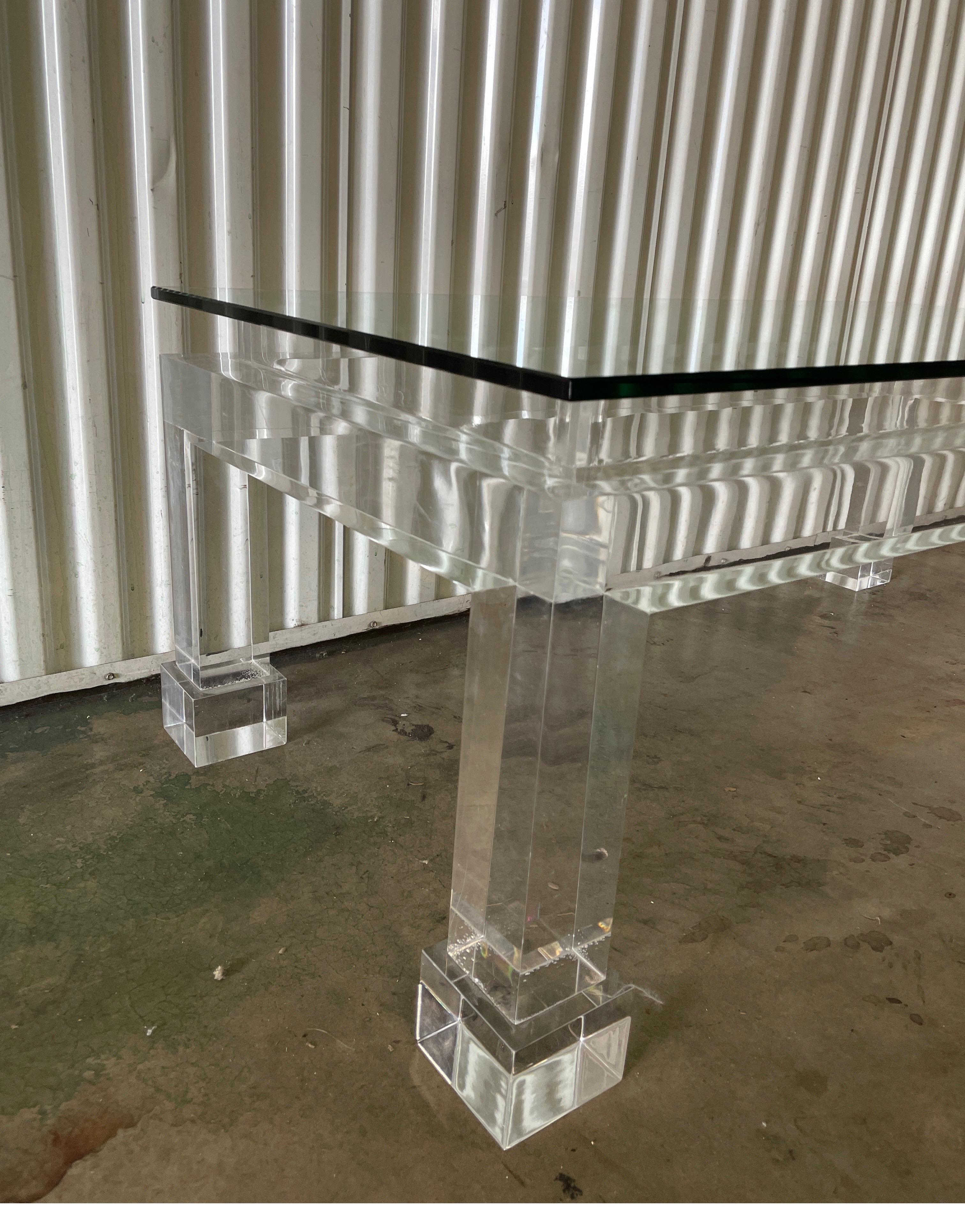 Mid Century Chunky Lucite Coffee Table In Good Condition For Sale In West Palm Beach, FL