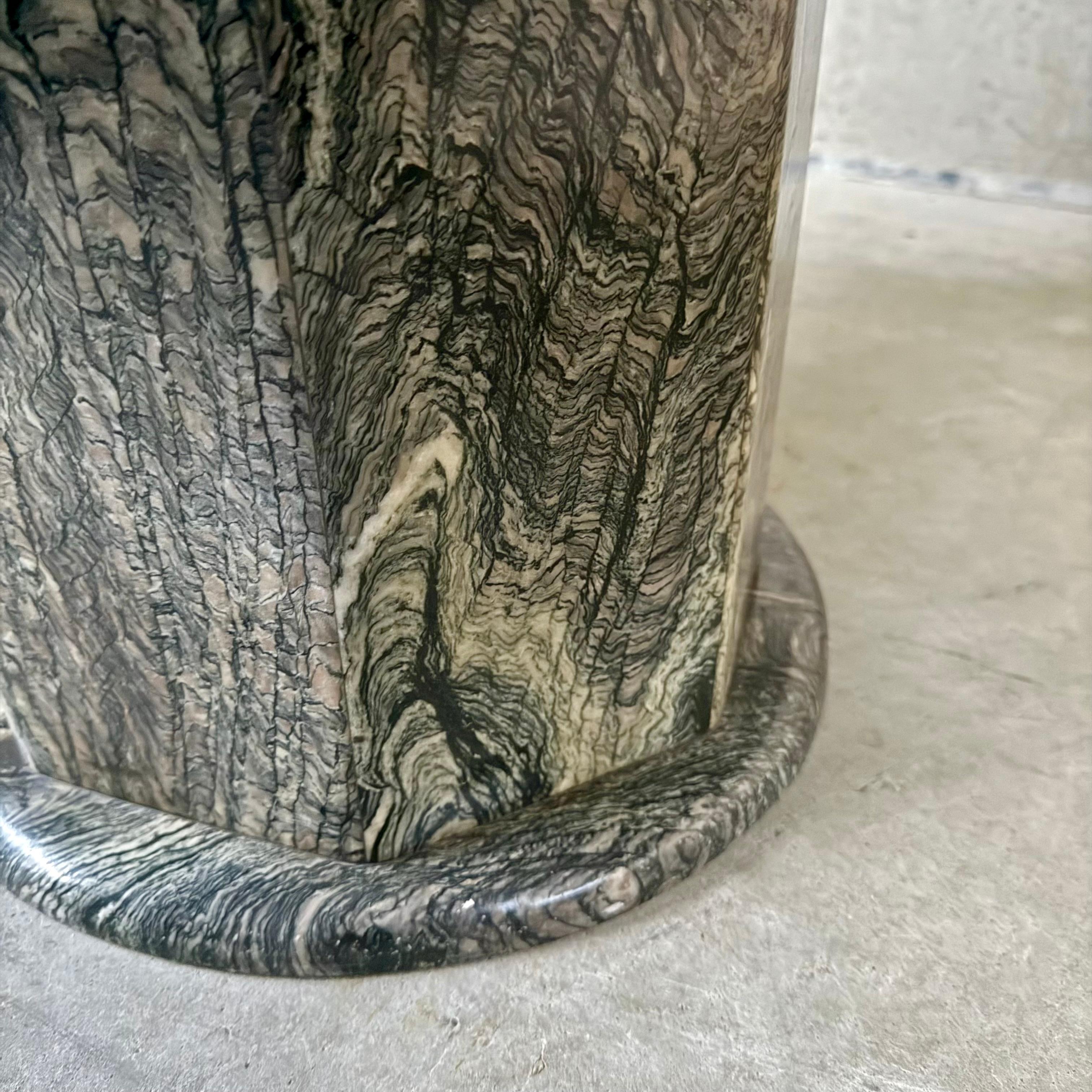 Table basse ronde en marbre Cipollino du milieu du siècle en vente 8