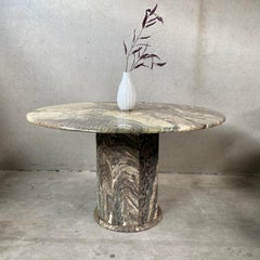 Table de salle à manger ronde en marbre Cipollino du milieu du siècle, Italie 1980